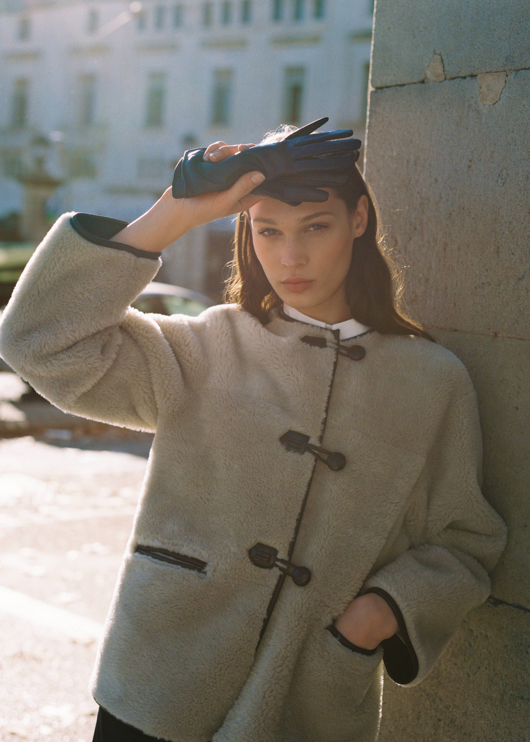 Manteau en imitation fourrure à ornements - Détail de l'article 9