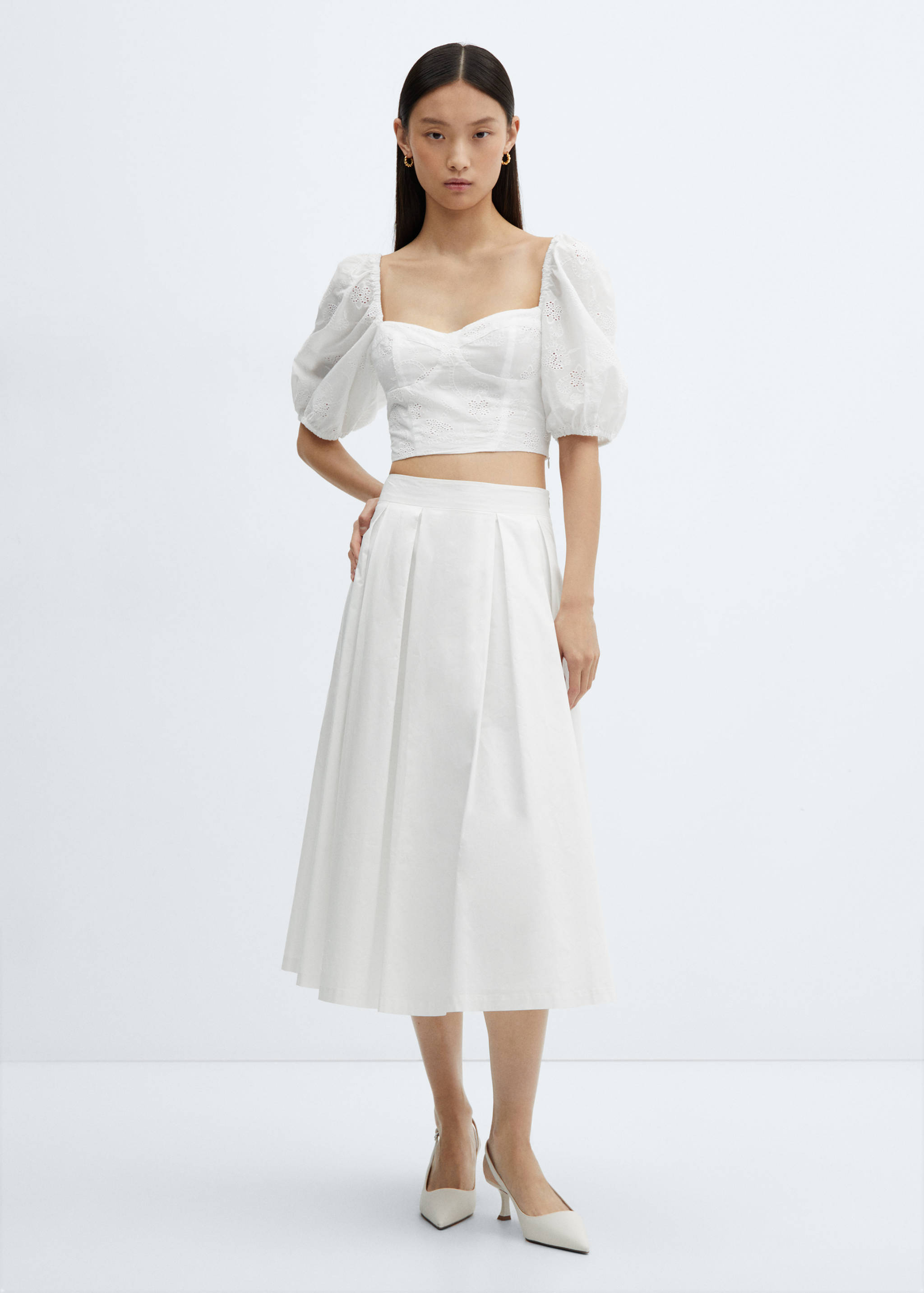 Puff-sleeved cropped blouse - General plane