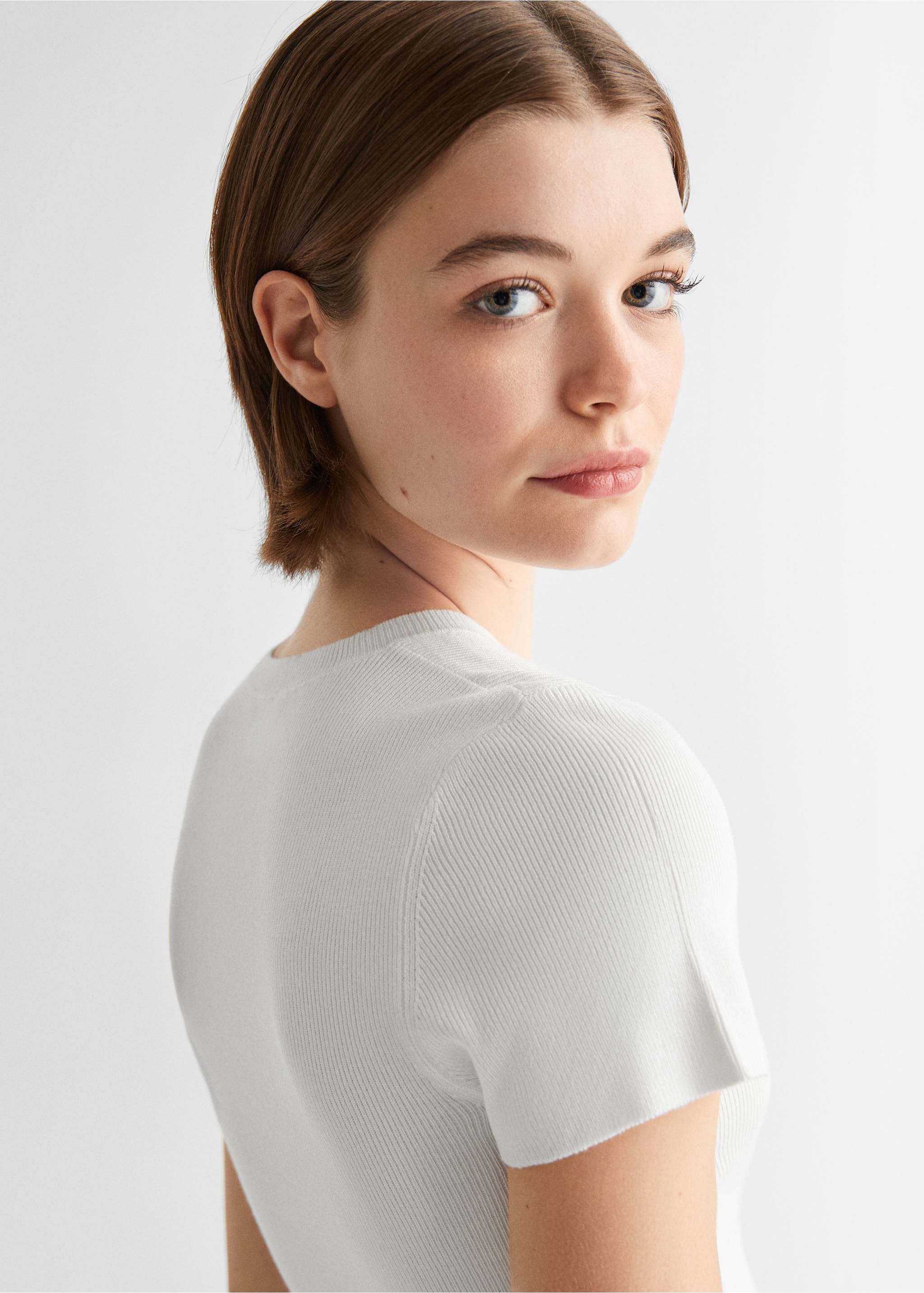 Knitted t-shirt with box - Details of the article 1, Off White. Ref: 67062914-00.