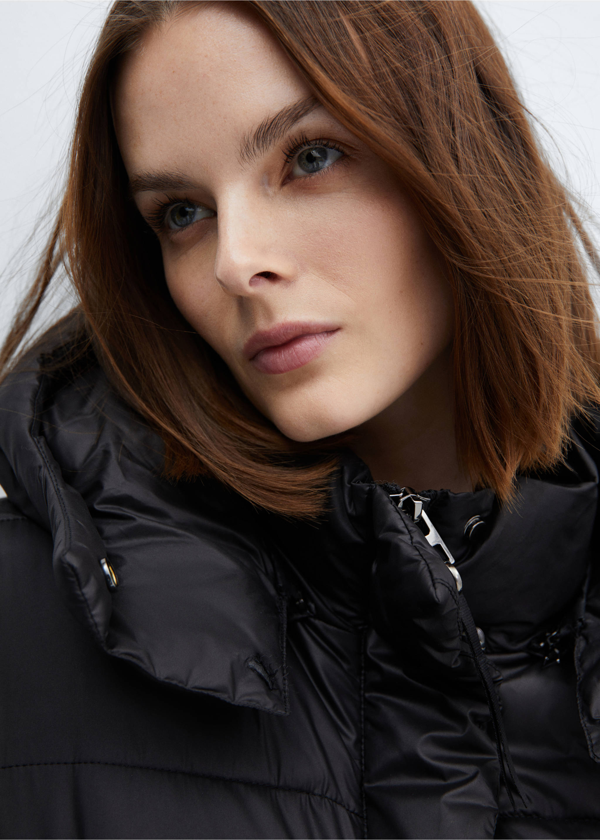 Detachable hood puffer coat - Details of the article 1, Black. Ref: 67063262-00.