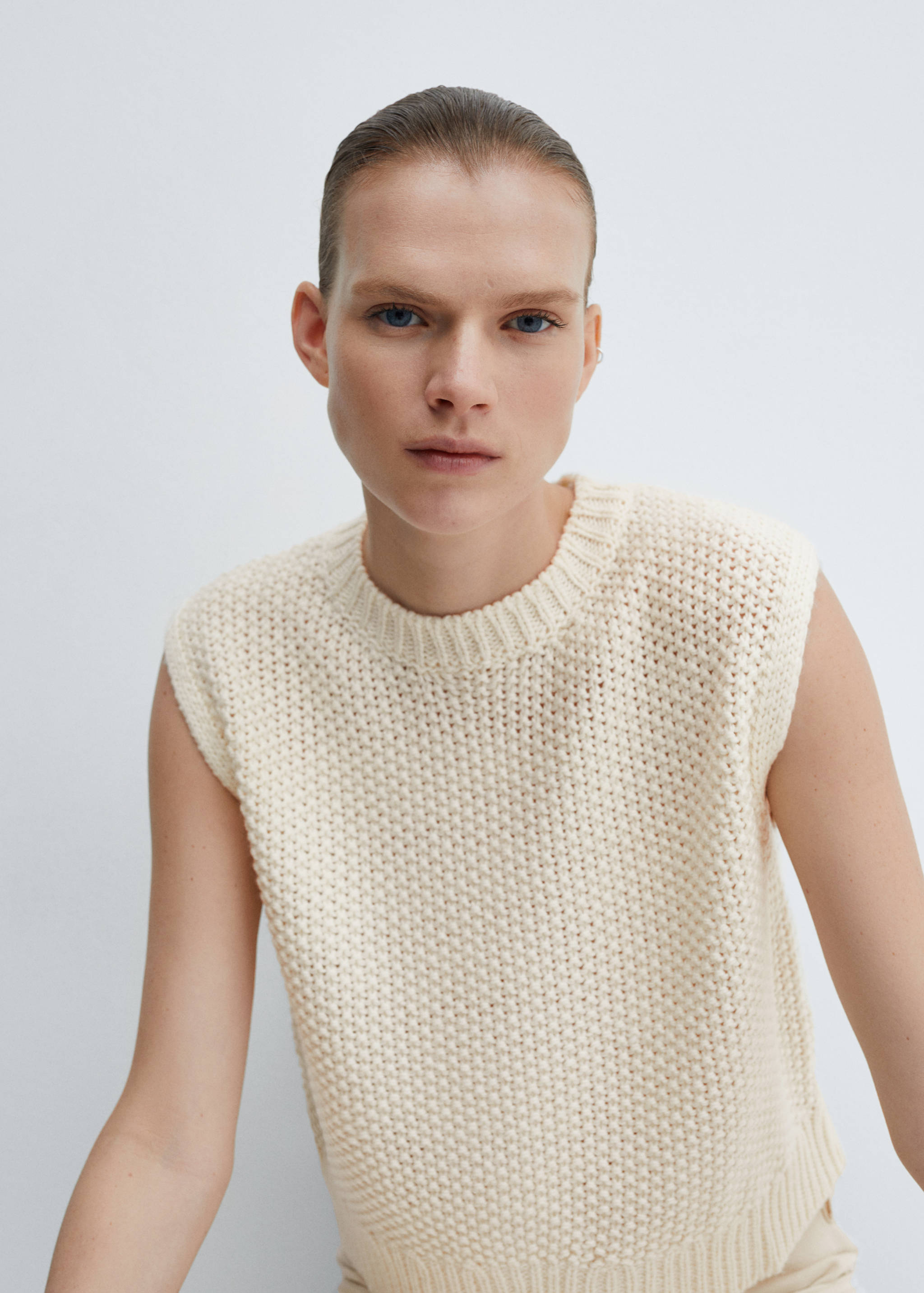 Chunky-knit vest - Details of the article 1