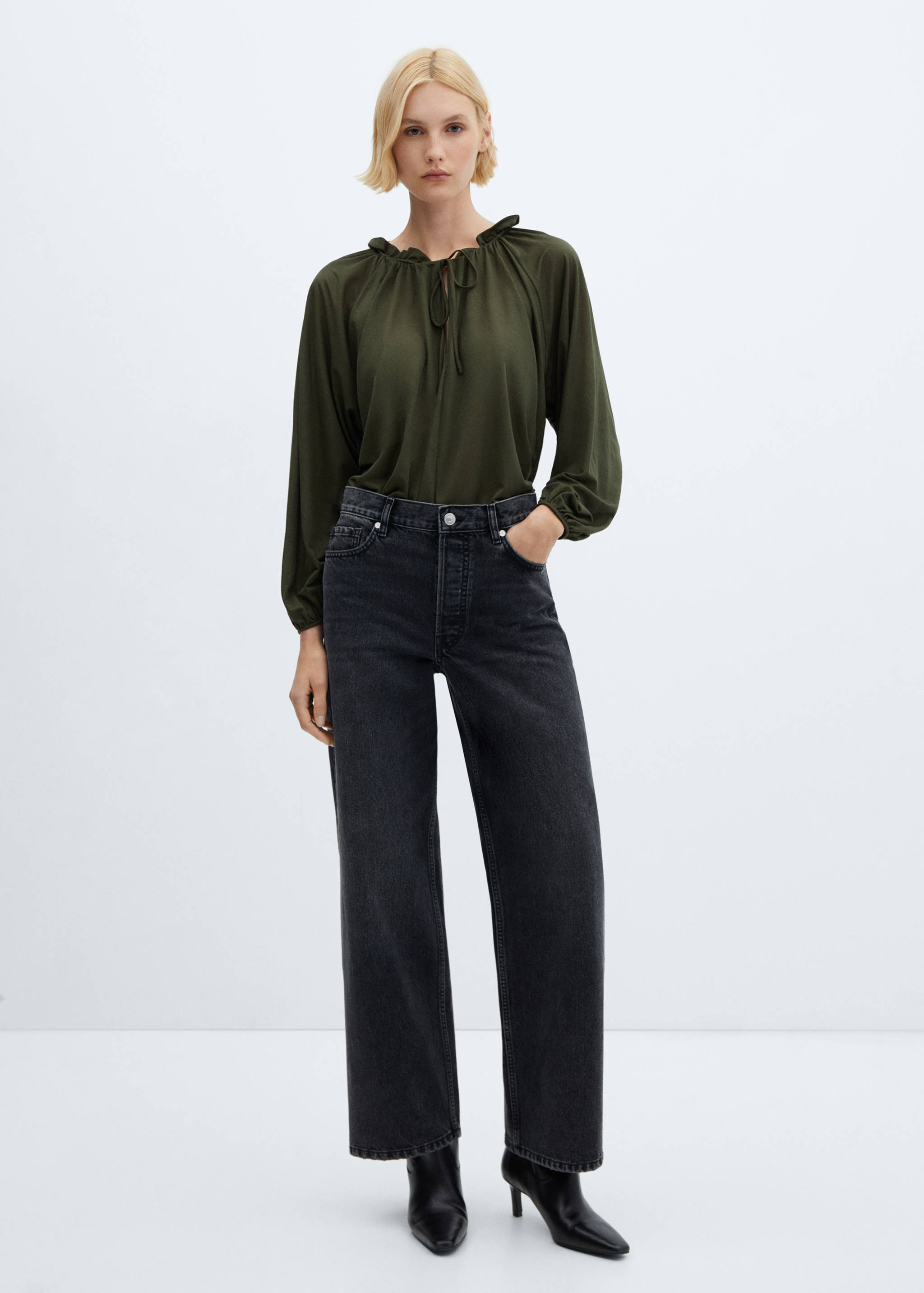 Puffed sleeves blouse - General plane