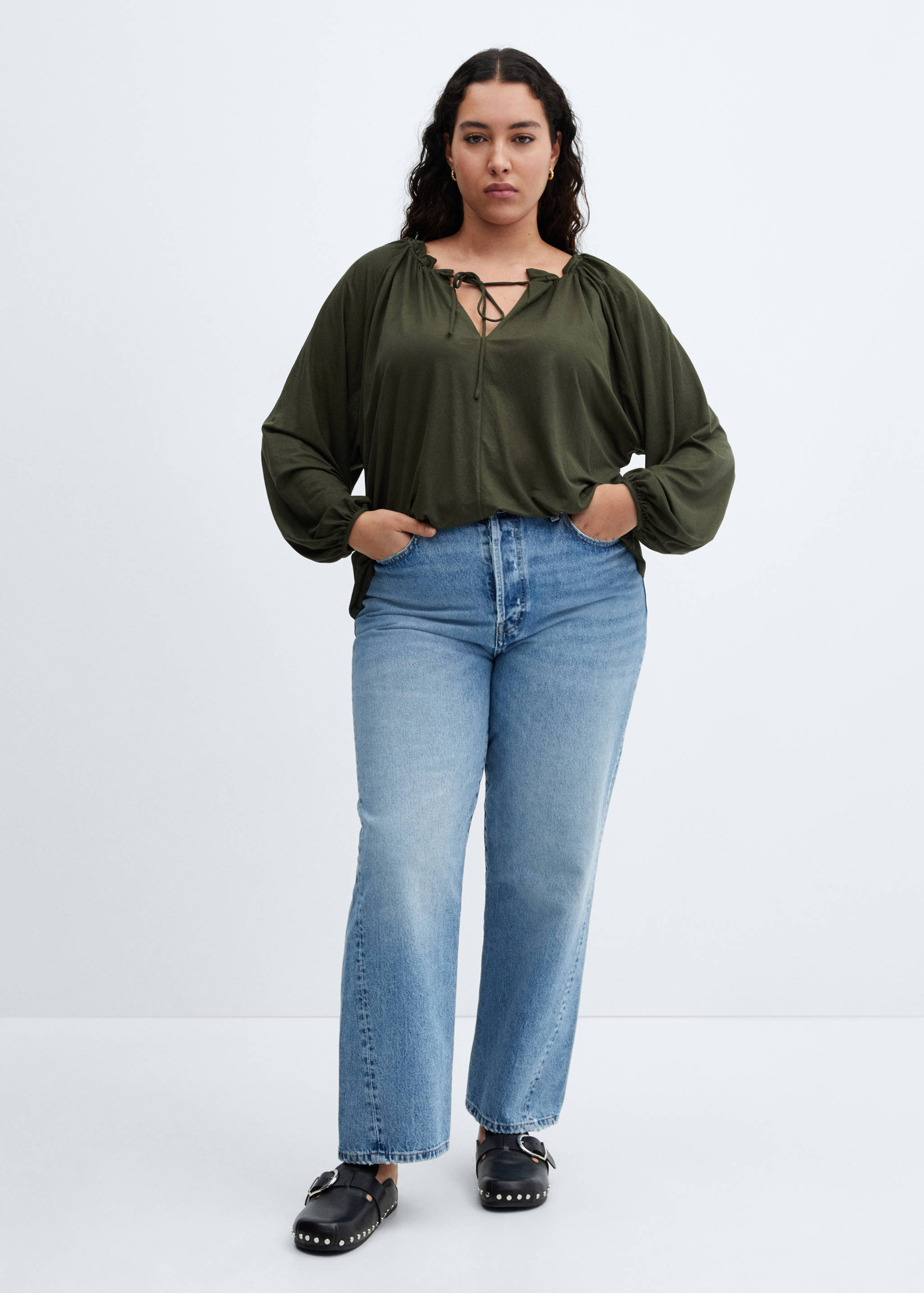 Puffed sleeves blouse - Details of the article 3