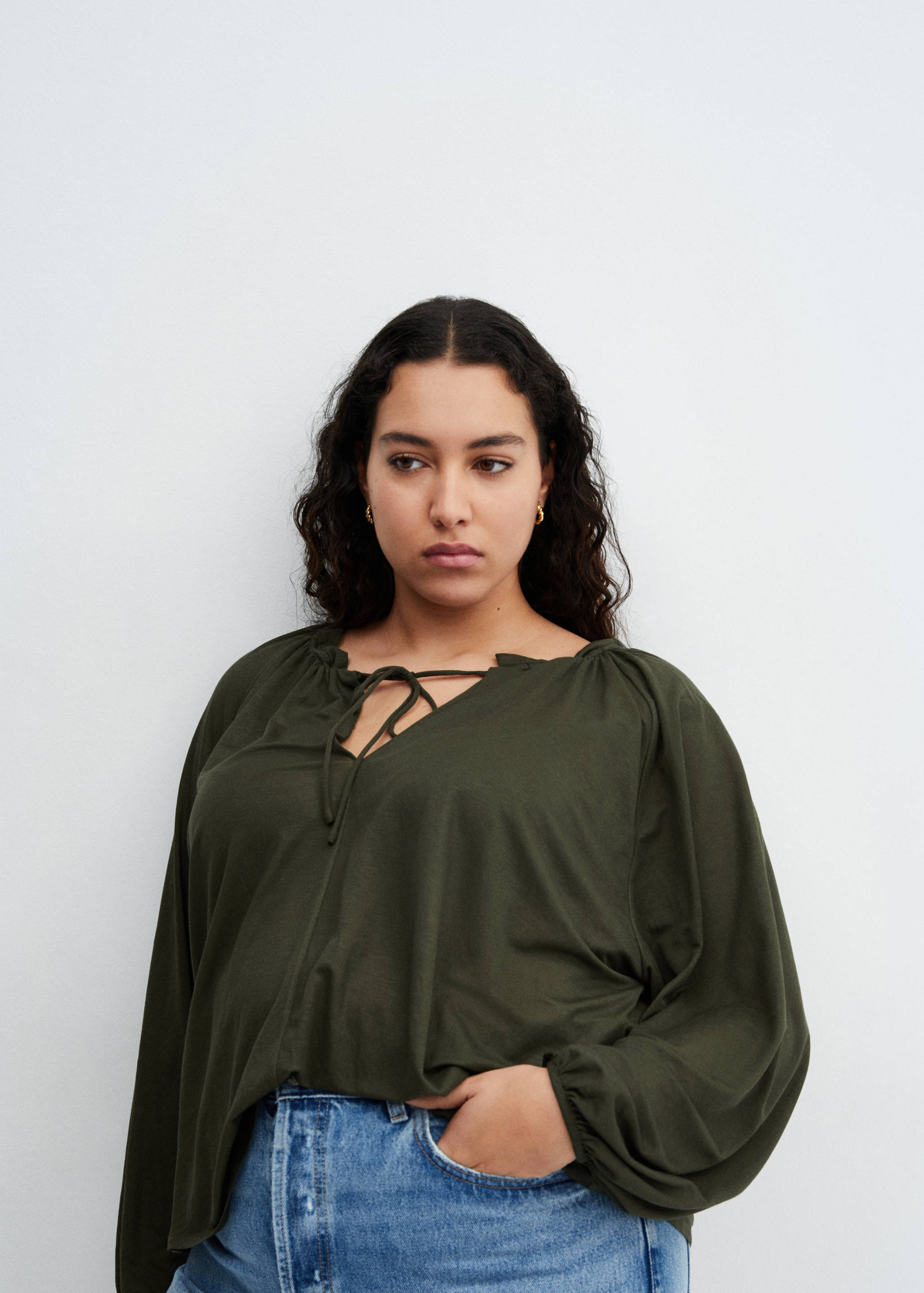 Puffed sleeves blouse - Details of the article 4