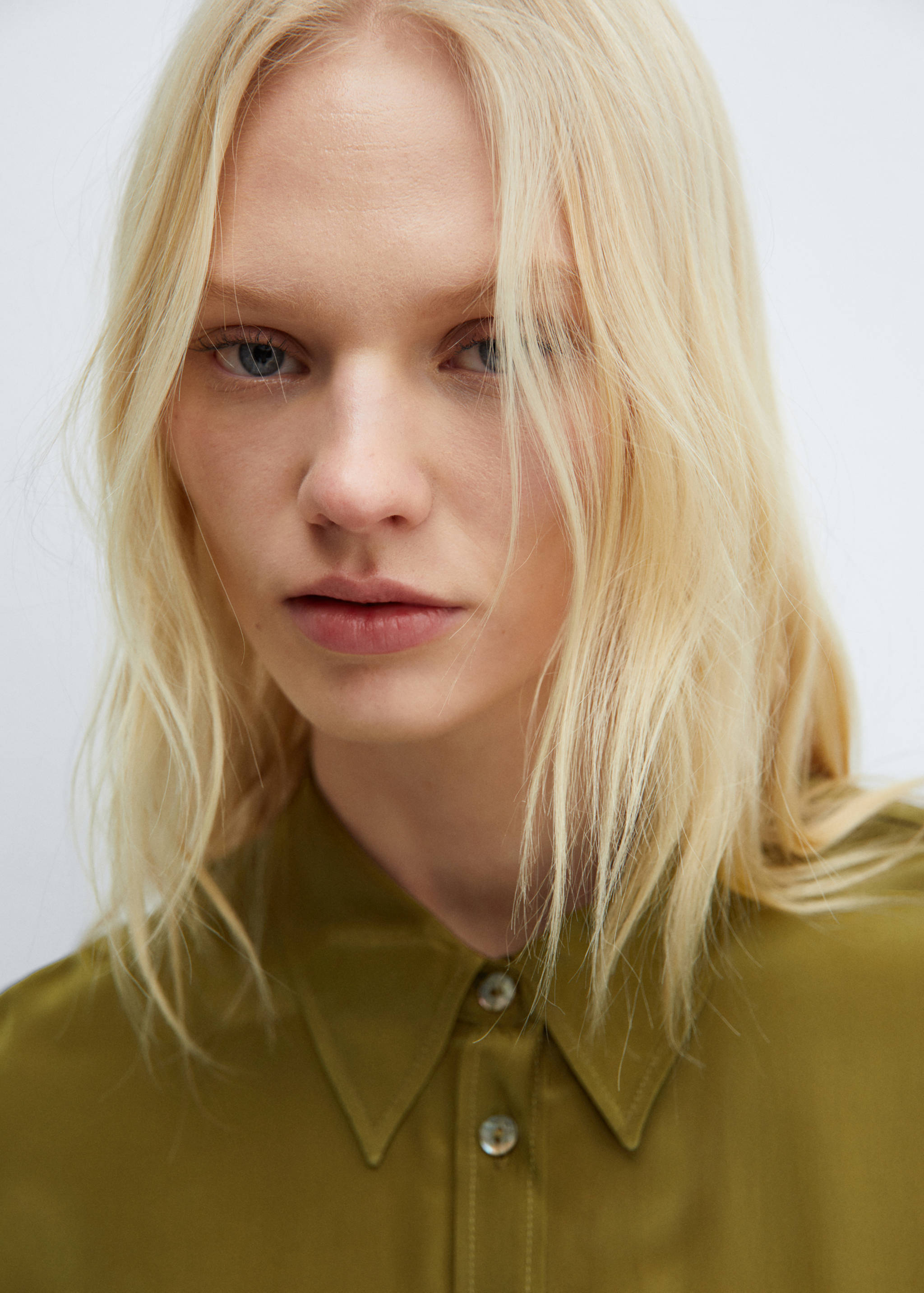 Camisa fluida bolsillos - Detalle del artículo 1