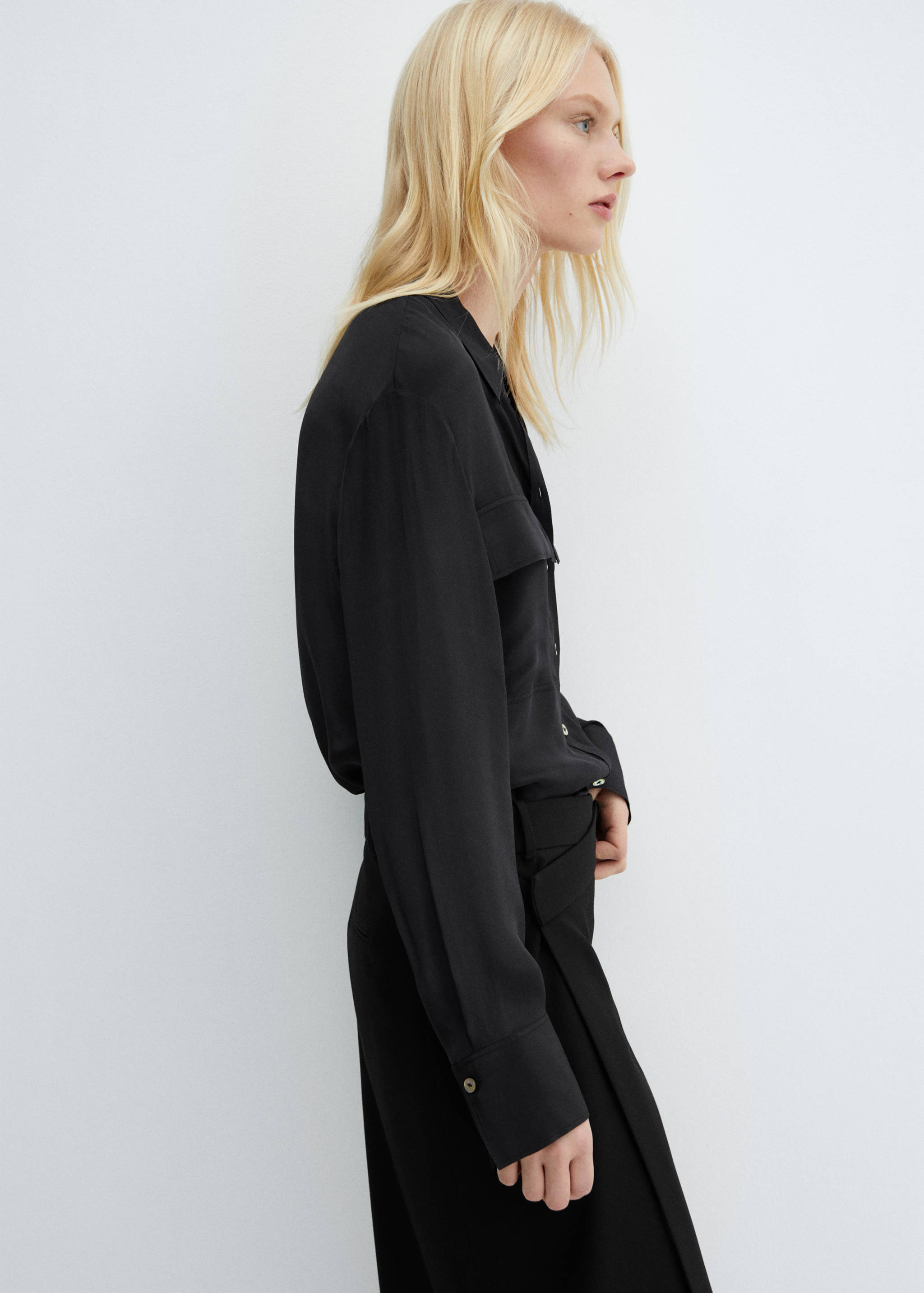 Camisa fluida bolsillos - Plano medio