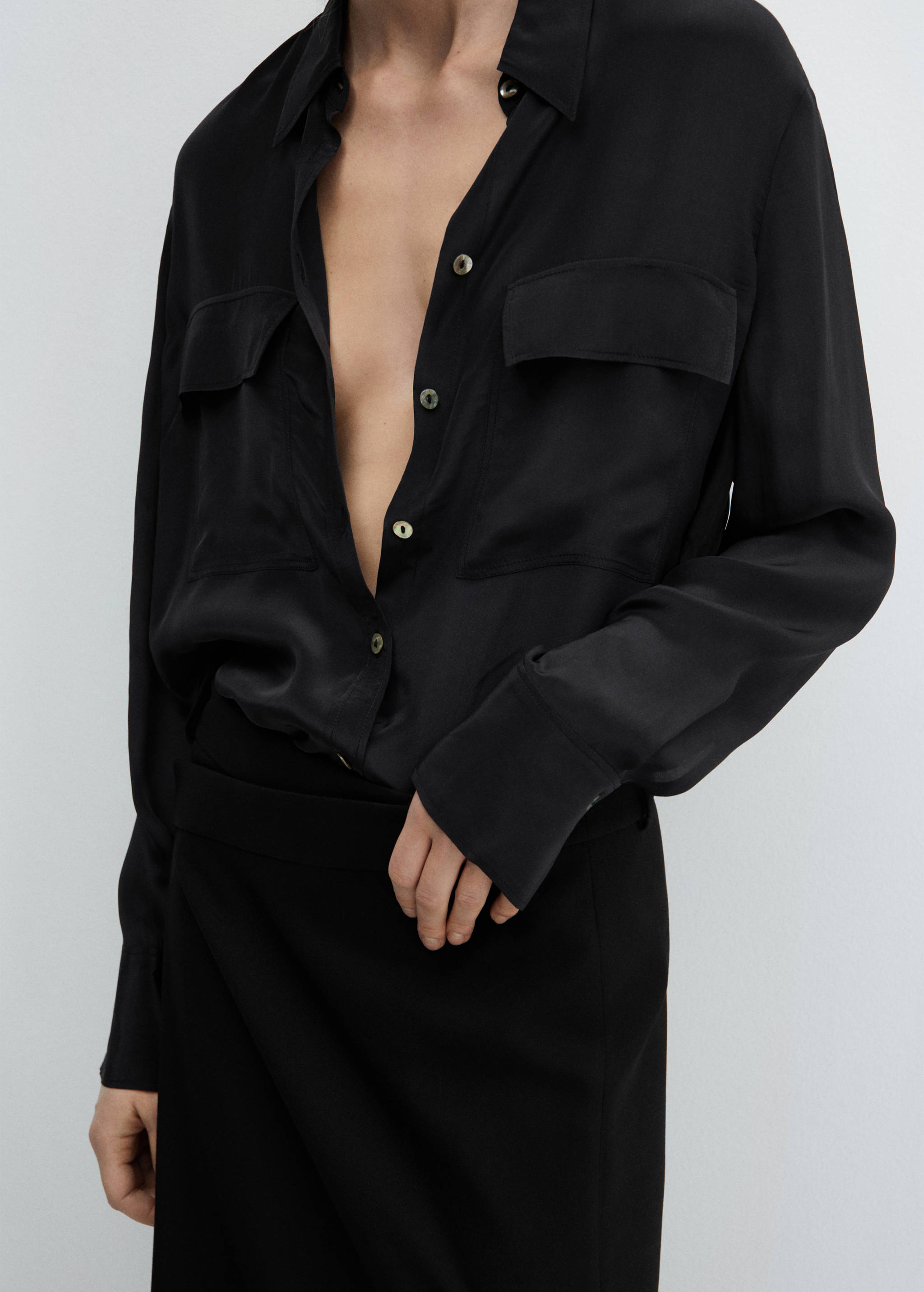 Camisa fluida bolsillos - Detalle del artículo 6