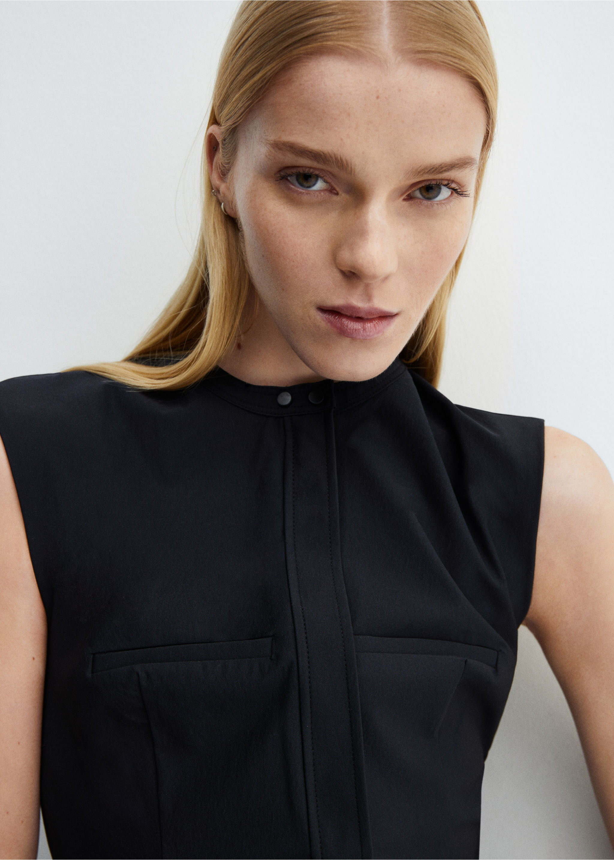 Tailored short dress - Details of the article 1