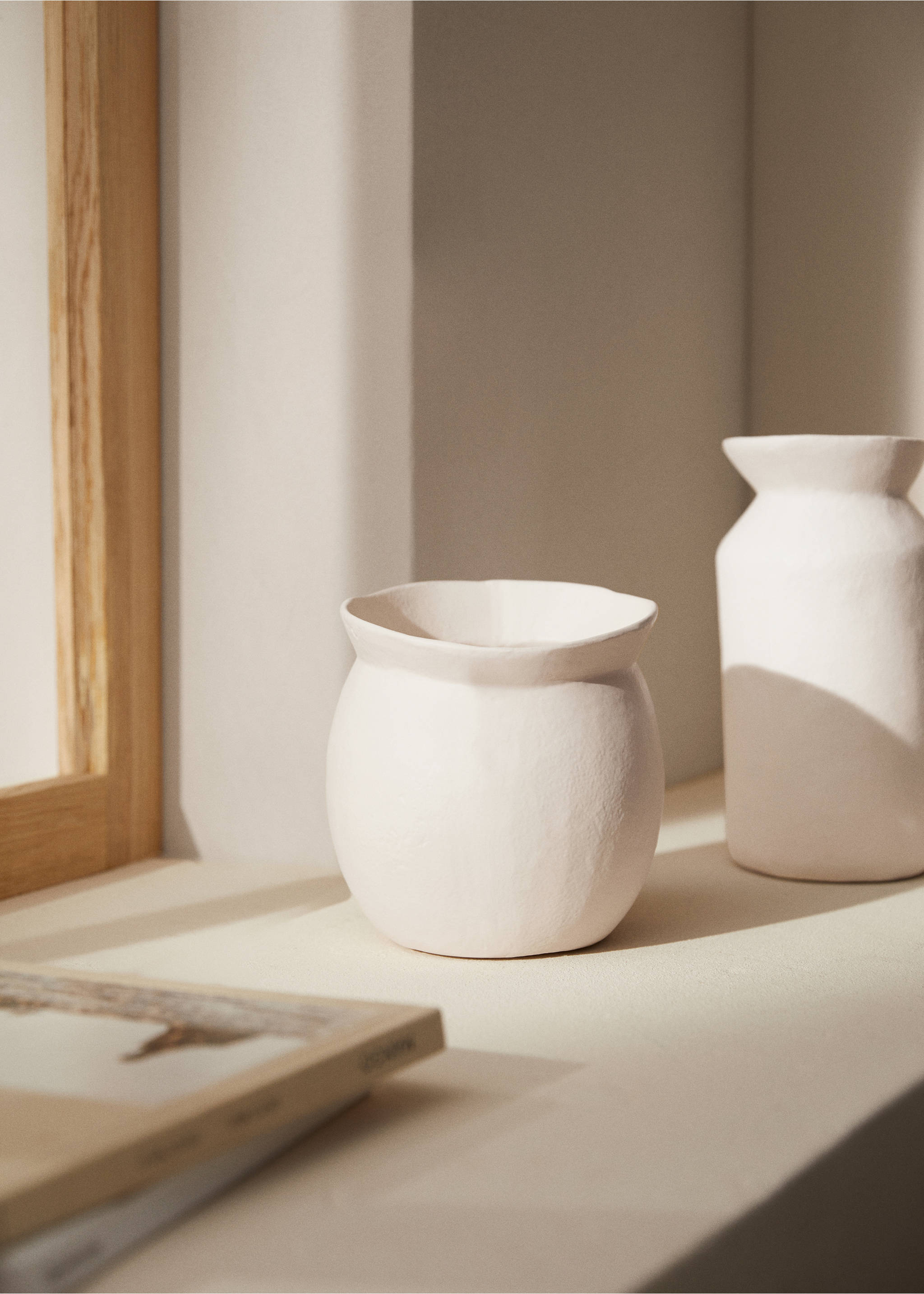 Metal vase - General plane, Off White. Ref: 67064068-00.