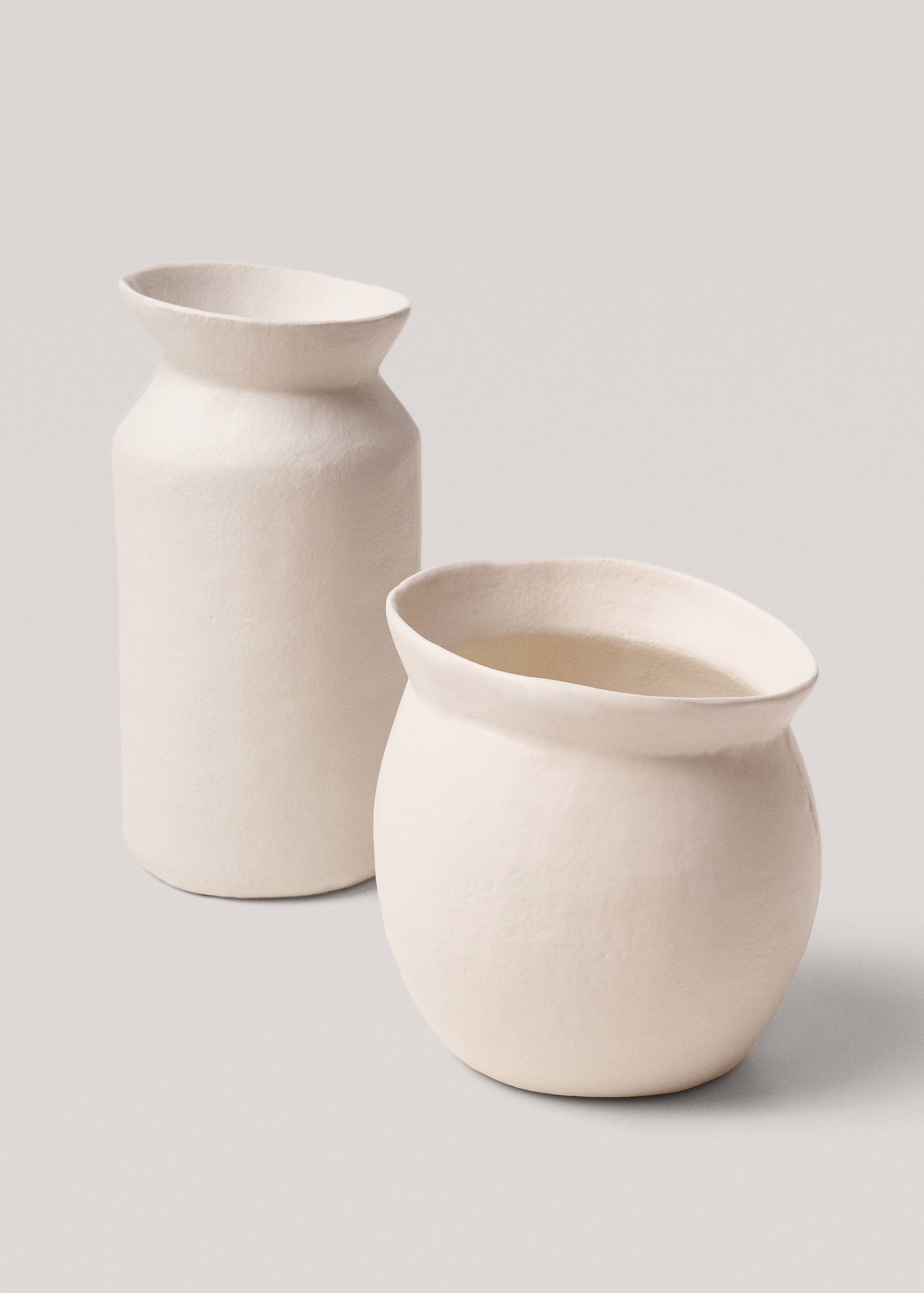 Metal vase - Details of the article 3