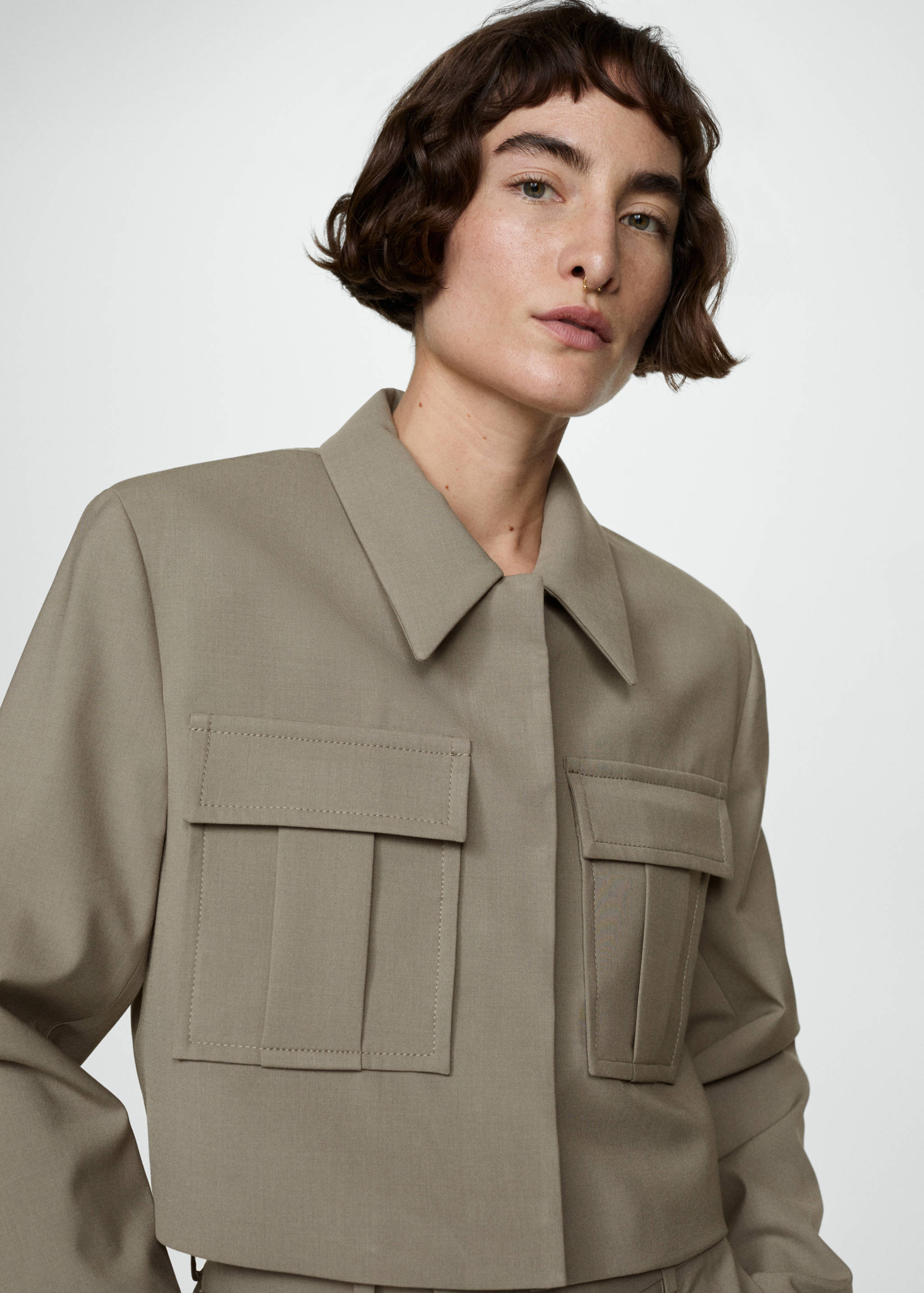 Krótka kurtka z kieszeniami - Szczegóły artykułu 1