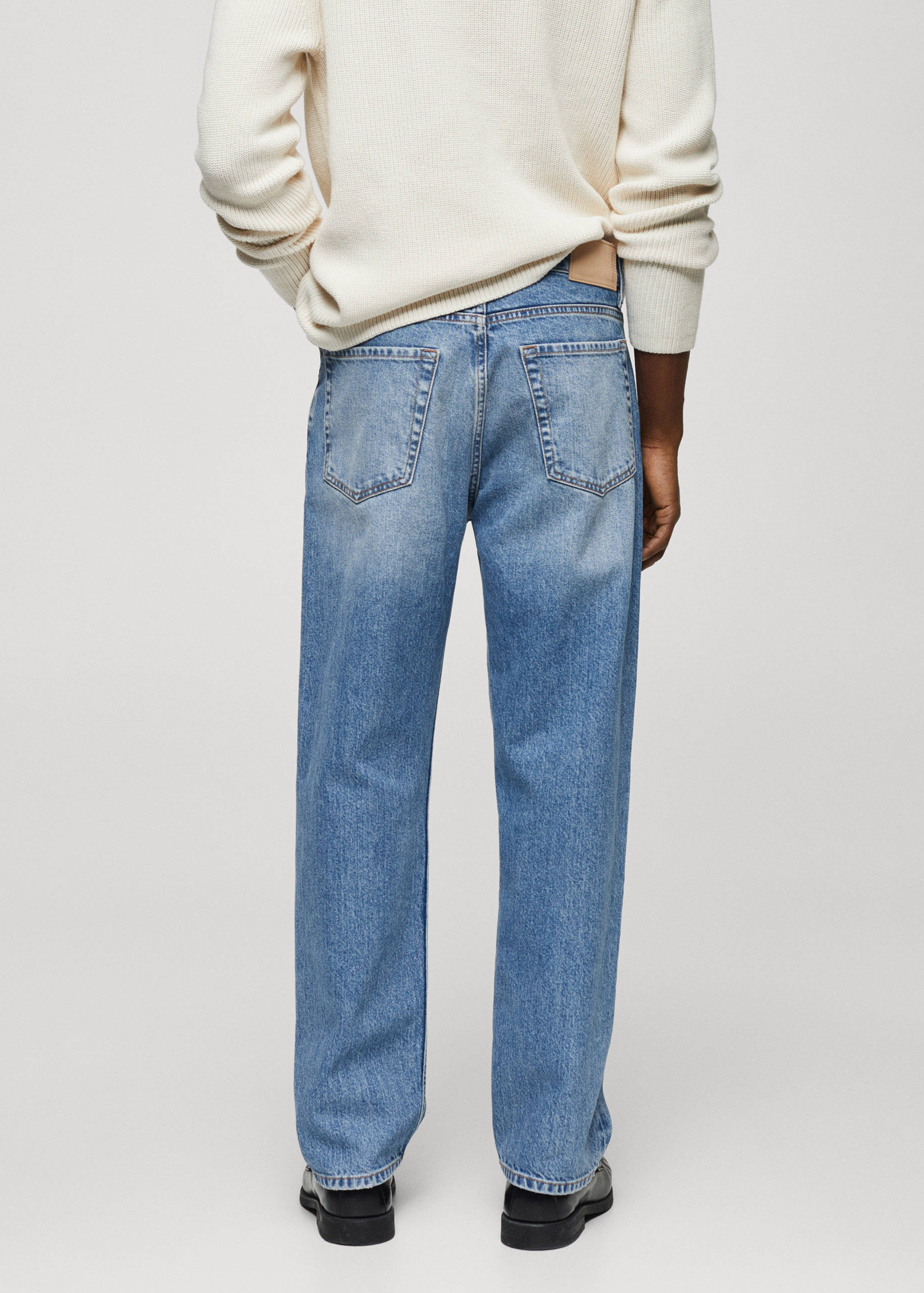 Regular-fit medium-wash jeans - Reverse of the article