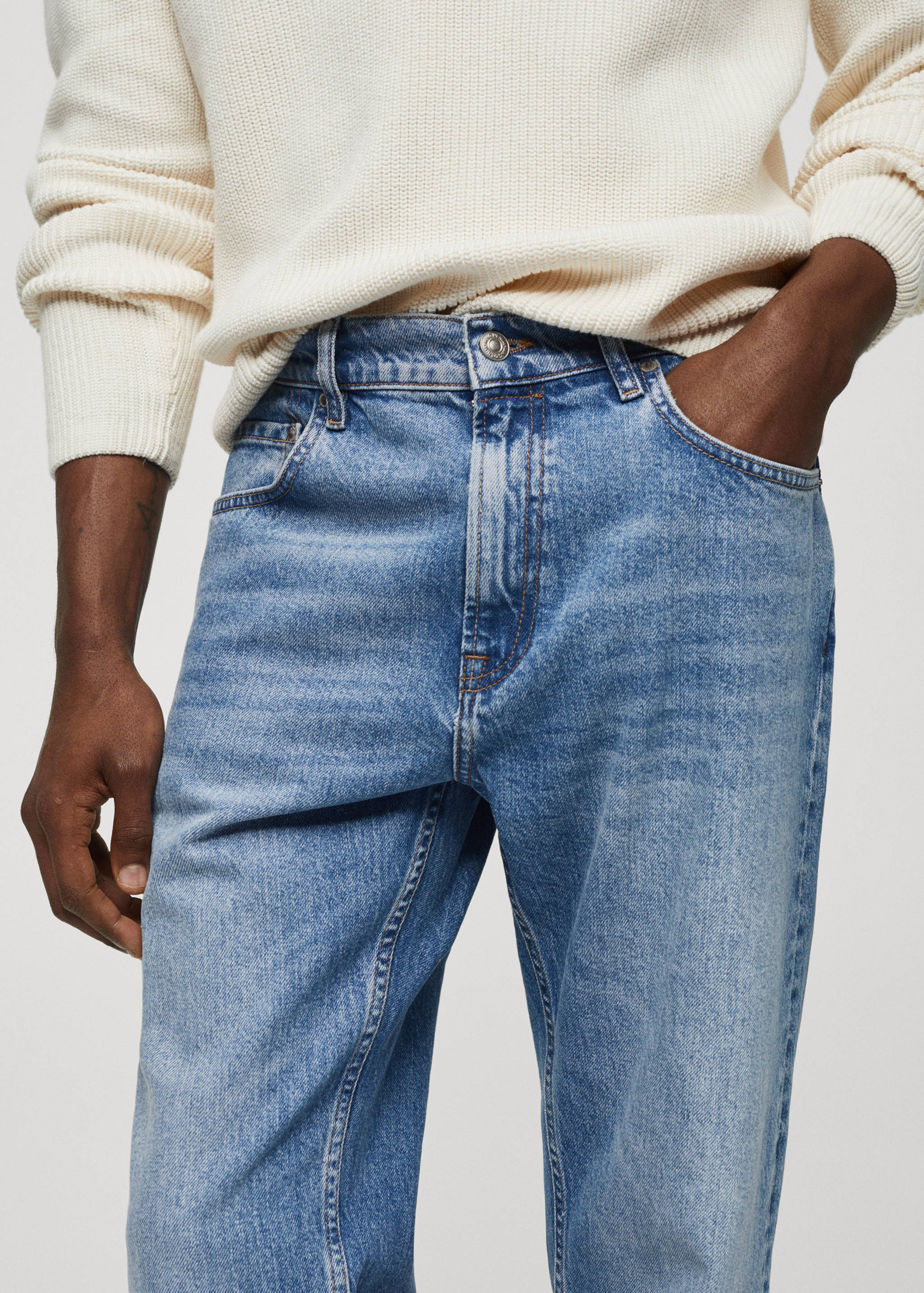 Regular-fit medium-wash jeans - Details of the article 1