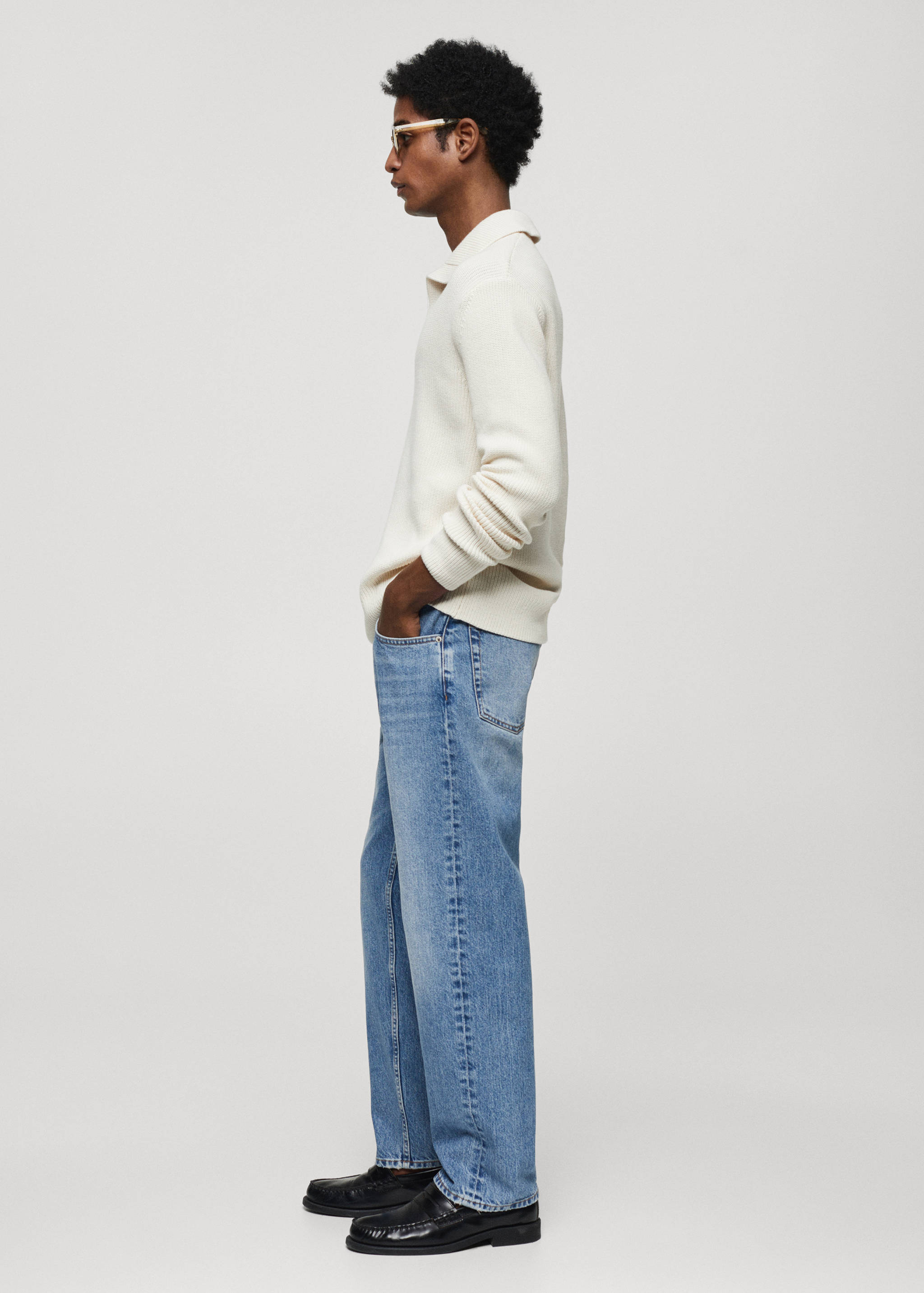 Regular-fit medium-wash jeans - Details of the article 2