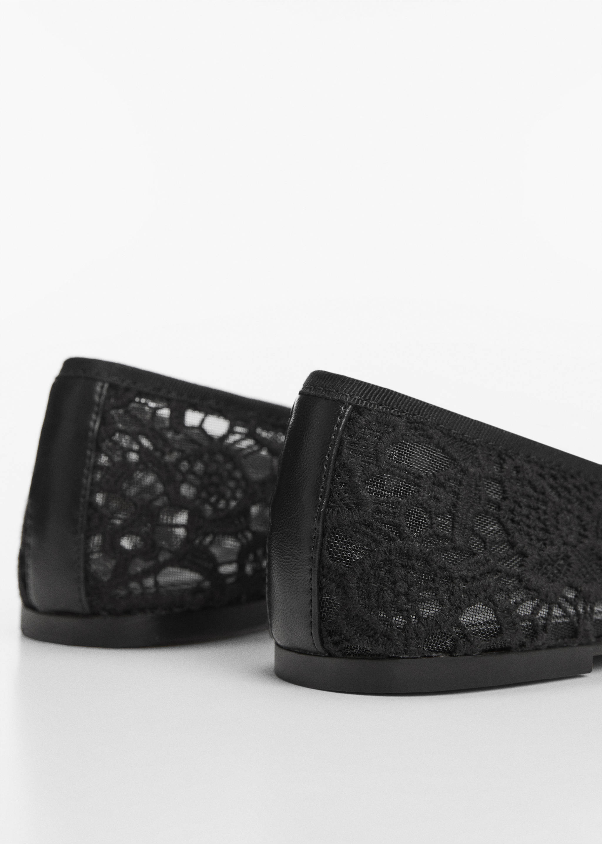 Ballerina mit Seidenschleife - Detail des Artikels 1, Schwarz. Ref: 67064478-00.