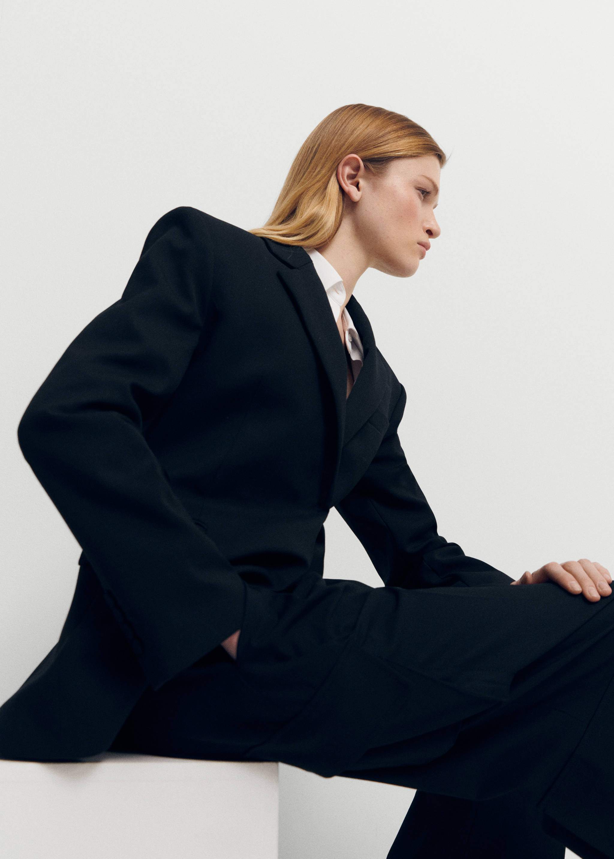 Pantaloni cargo cu pense - Detaliu al articolului 2