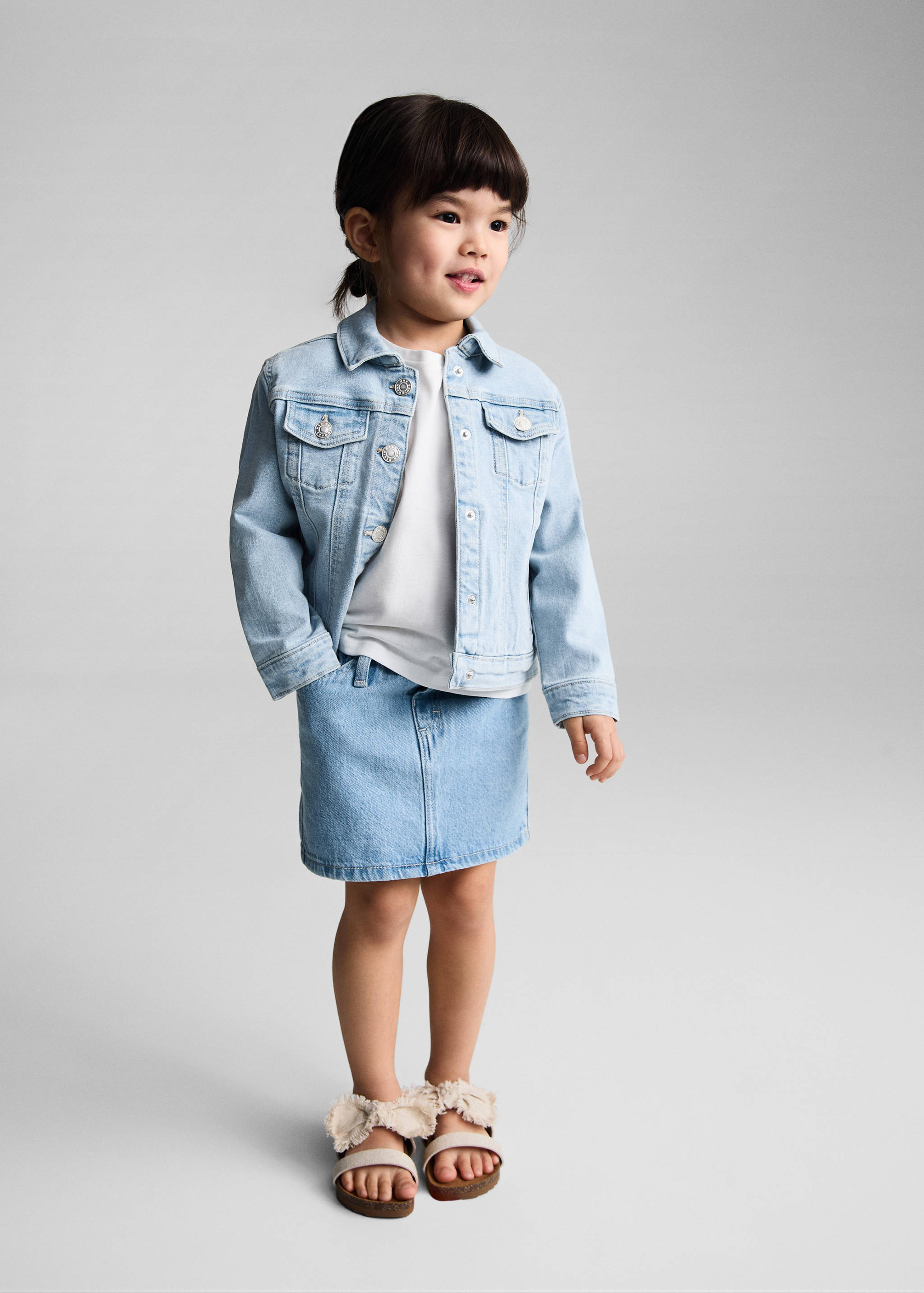 Pockets denim jacket - General plane