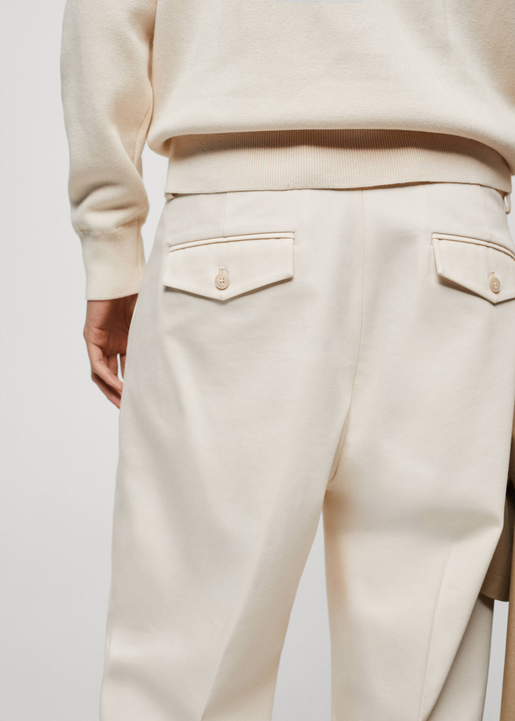 Relaxed-fit pleated pants - Details of the article 6