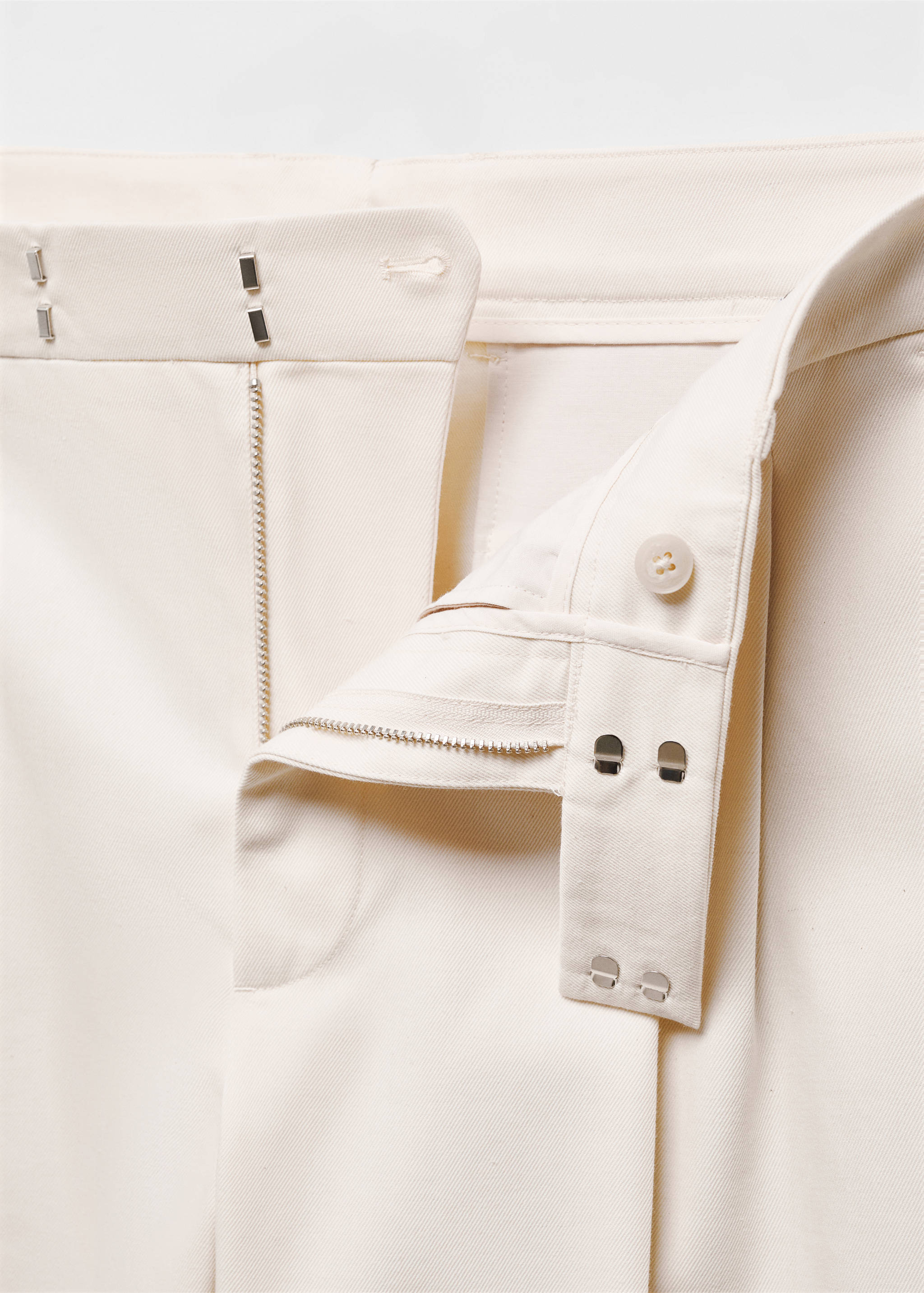 Relaxed-fit pleated pants - Details of the article 8