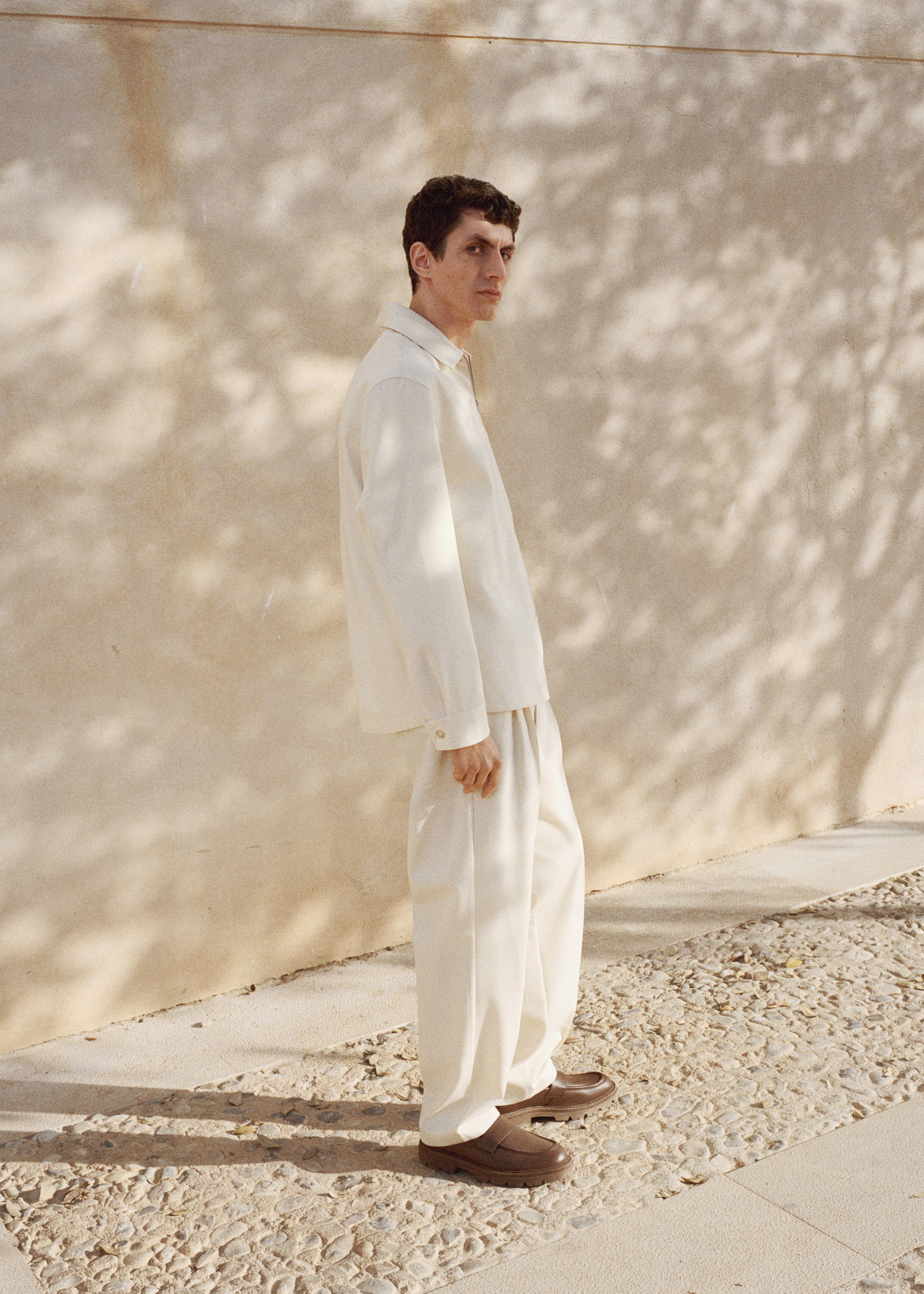 Relaxed-fit pleated pants - Details of the article 5