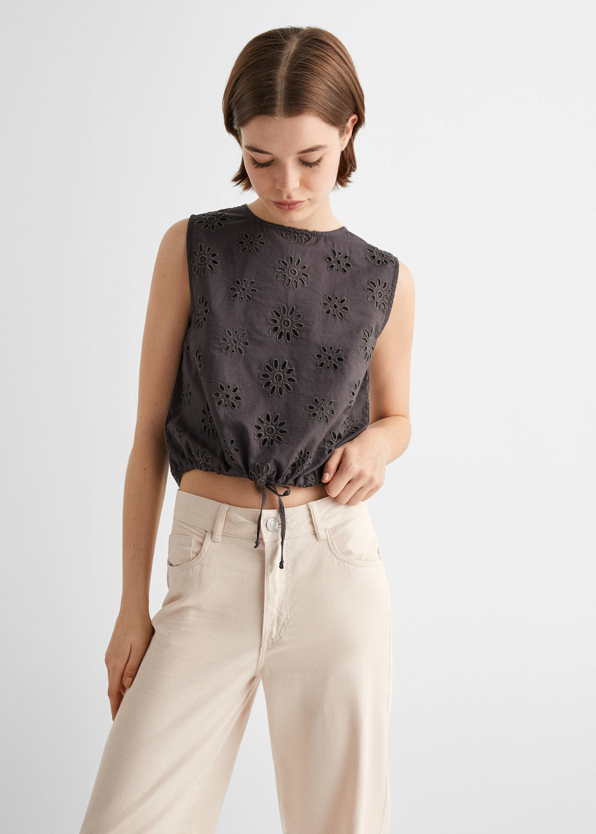 Pantalón algodón bordado - Plano medio