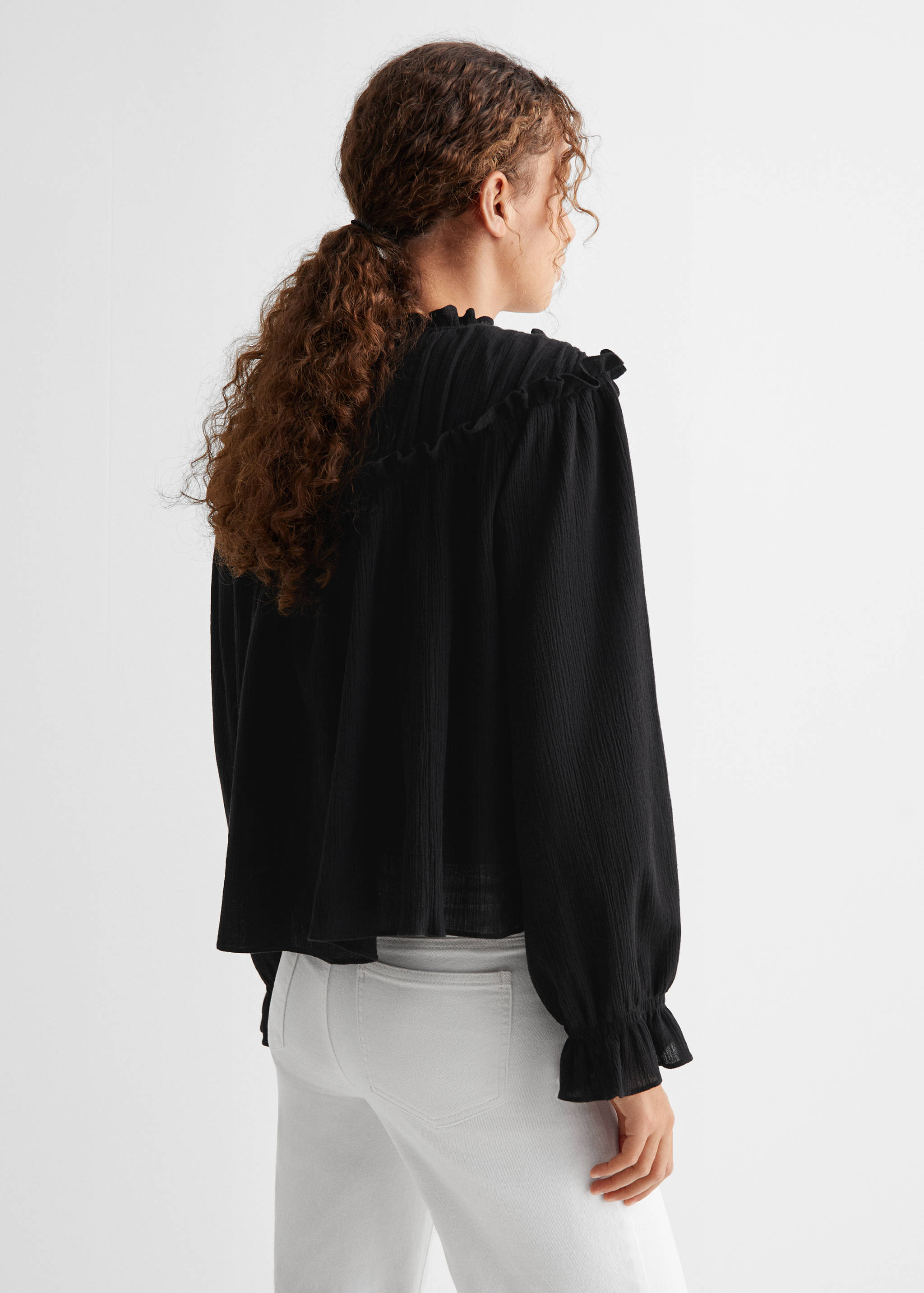 Ruffled cotton blouse - Reverse of the article