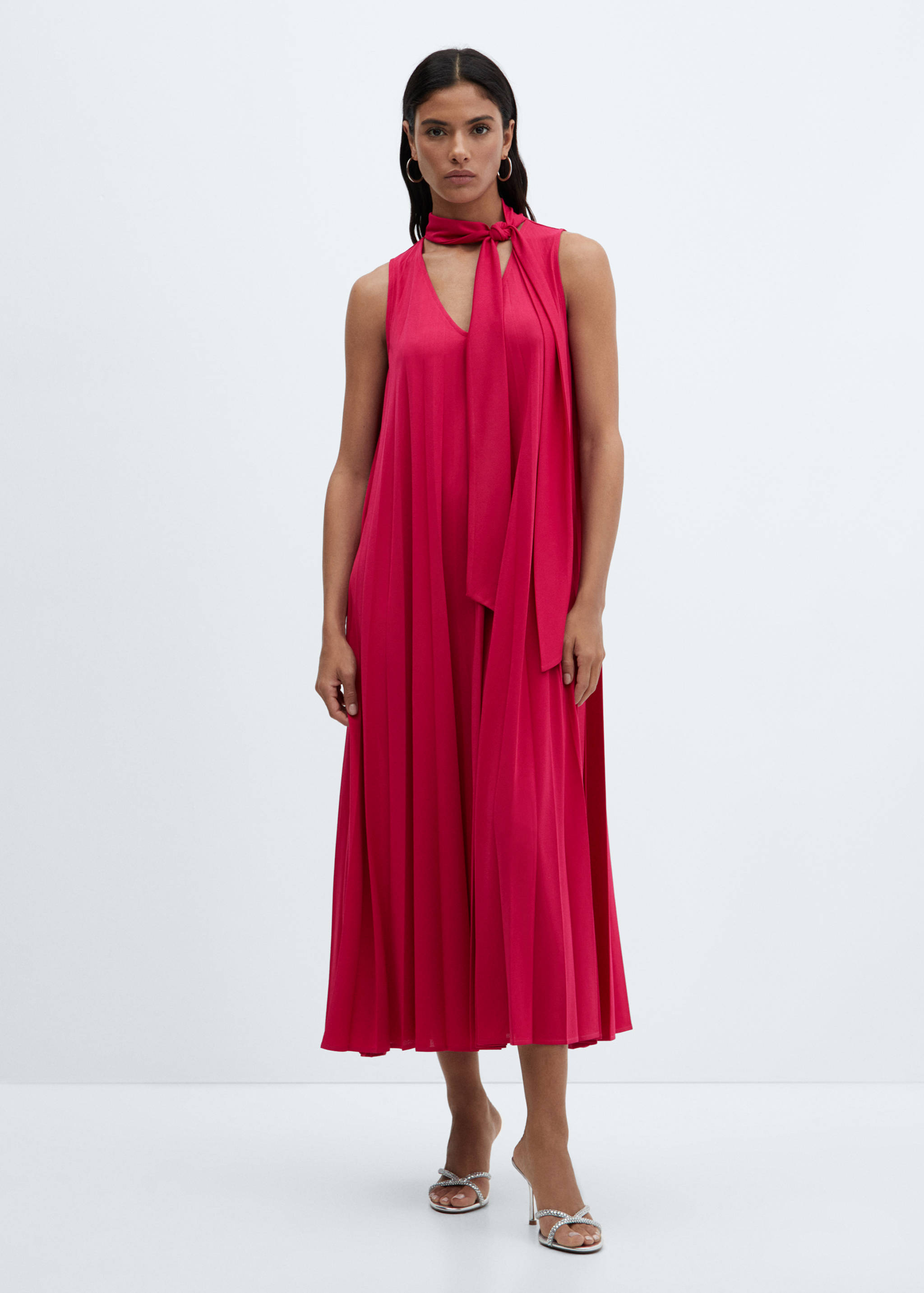 Pleated midi dress - General plane
