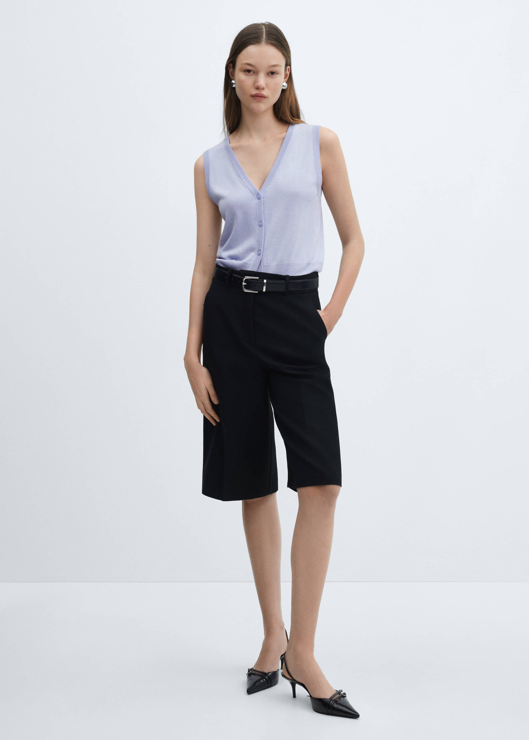 Knitted gilet with buttons - General plane