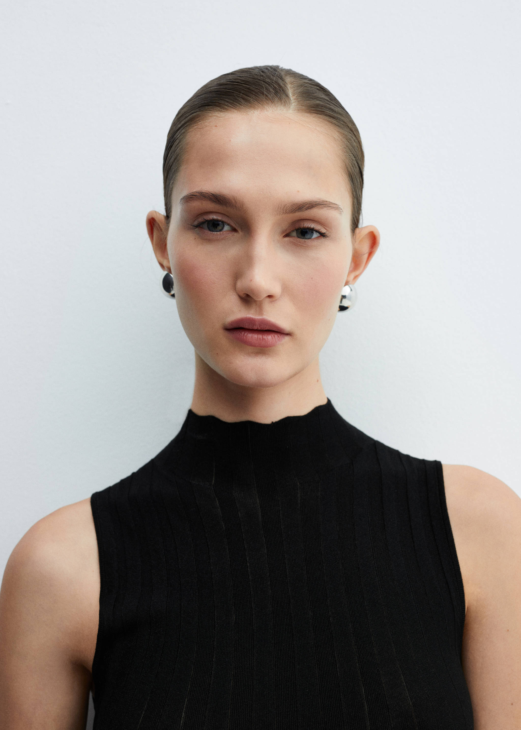 Turtleneck ribbed top - Details of the article 1