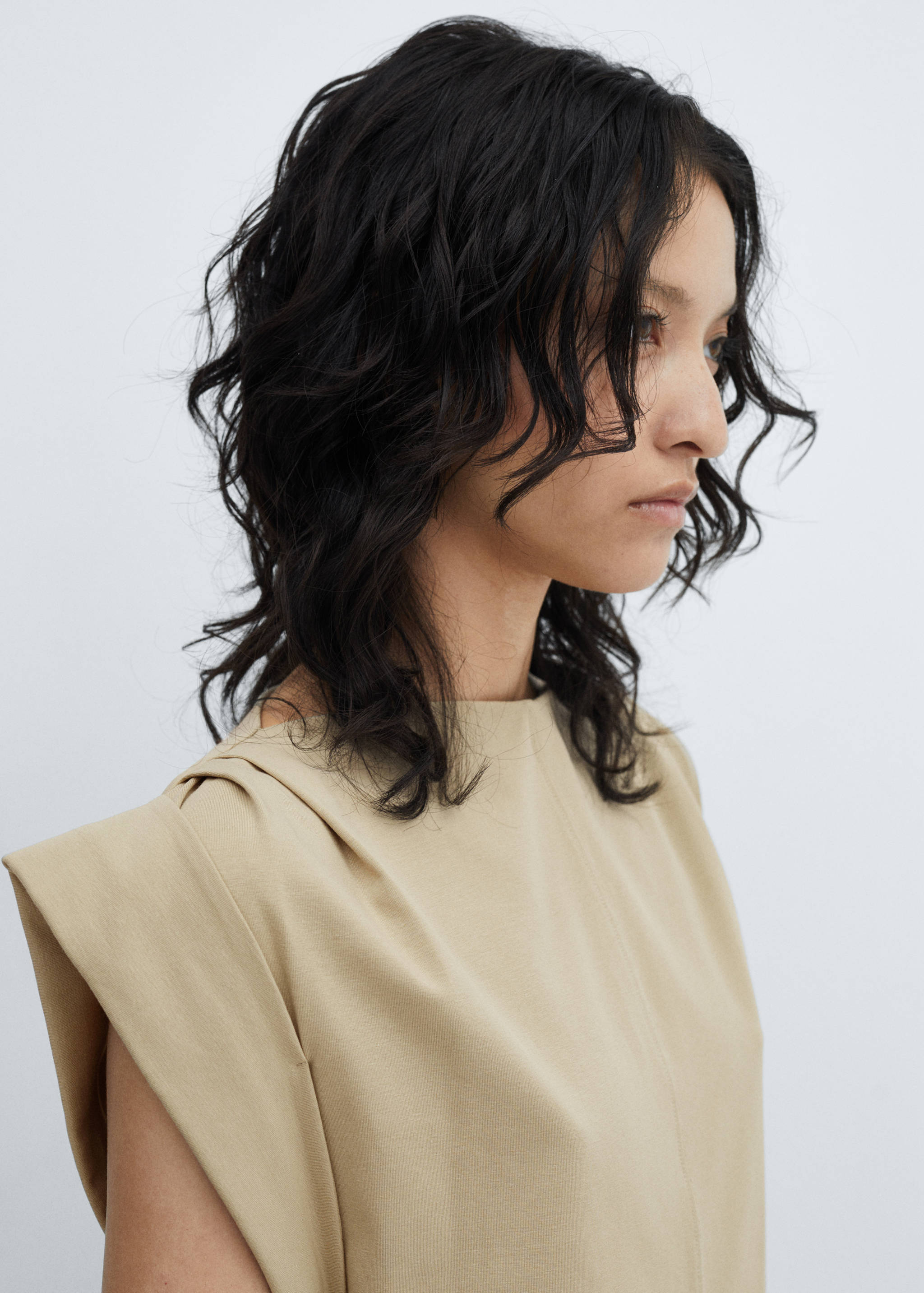 Knitted dress with turn-up sleeves - Details of the article 1