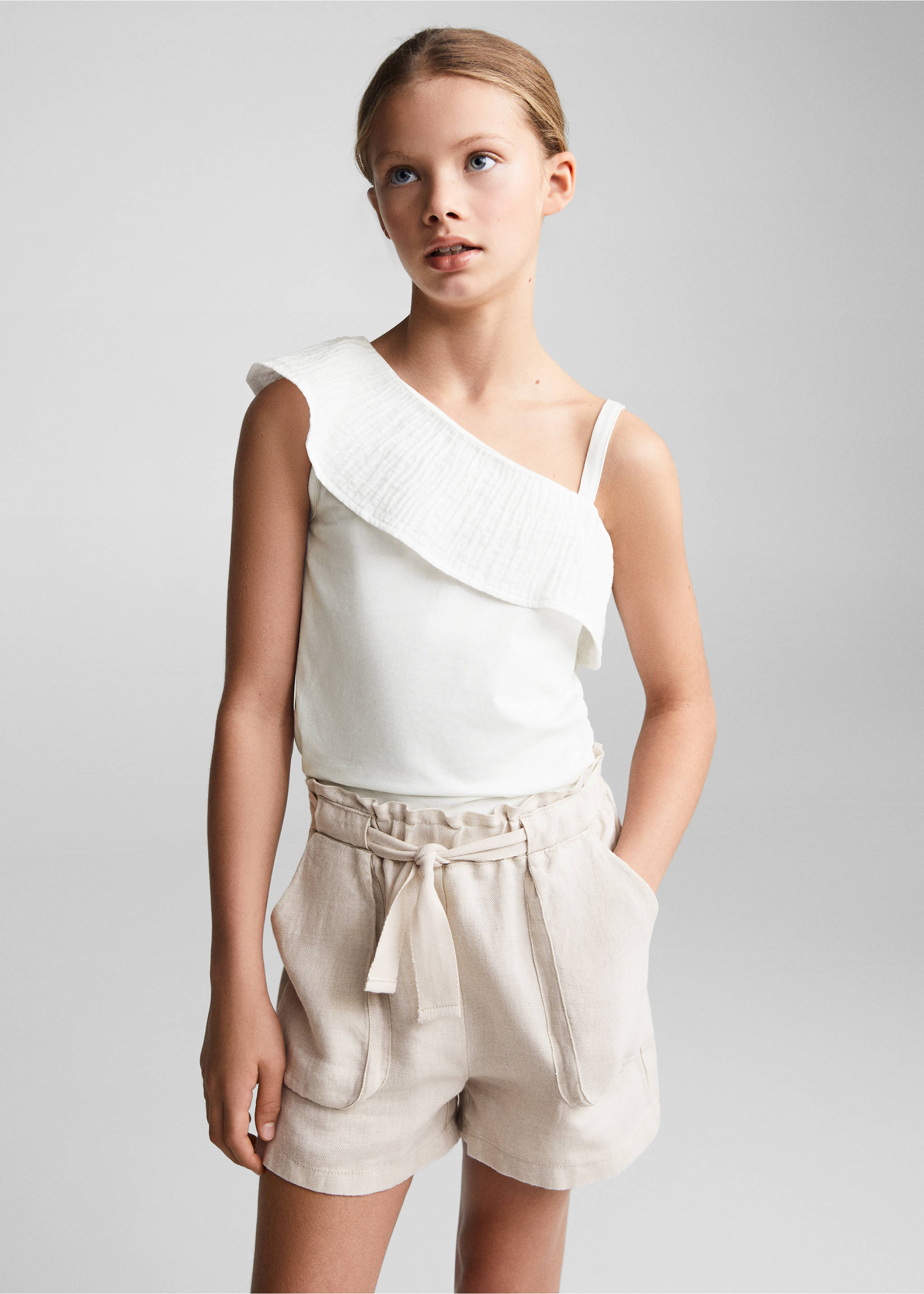 Belt line short - Medium plane, Light/Pastel Grey. Ref: 67066008-00.