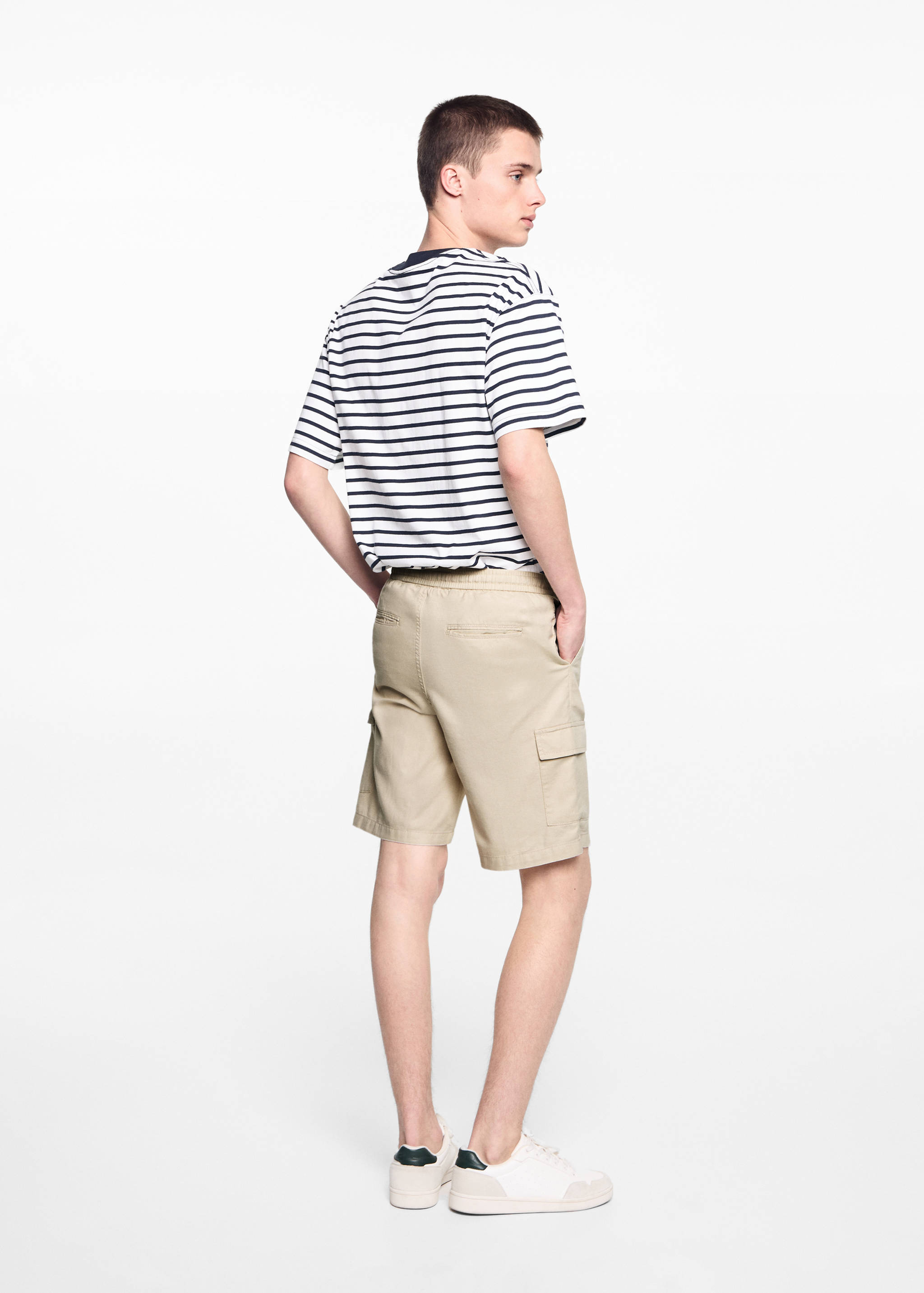 Cargo pockets linen Bermuda shorts - Reverse of the article