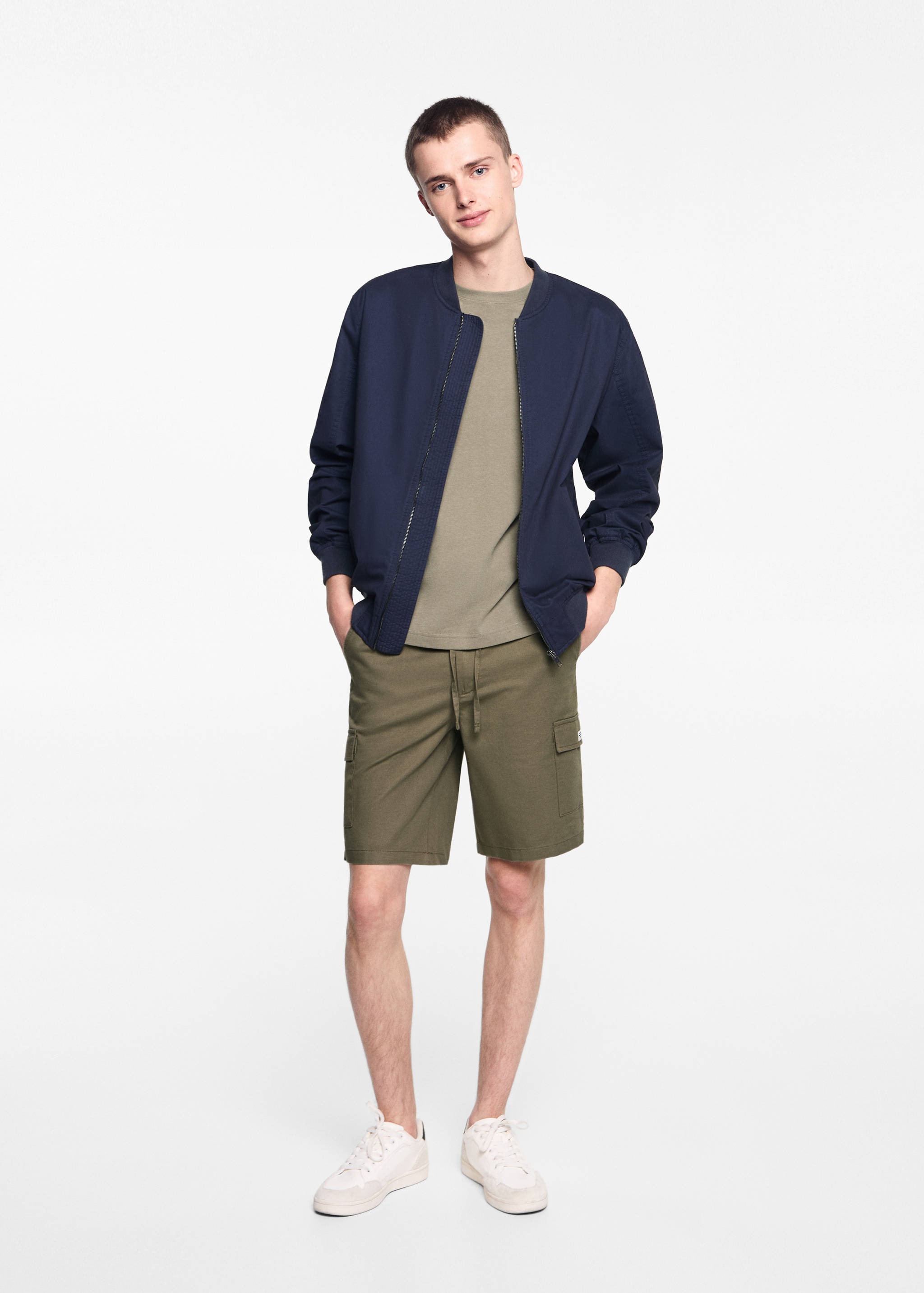 Cargo pockets linen Bermuda shorts - General plane