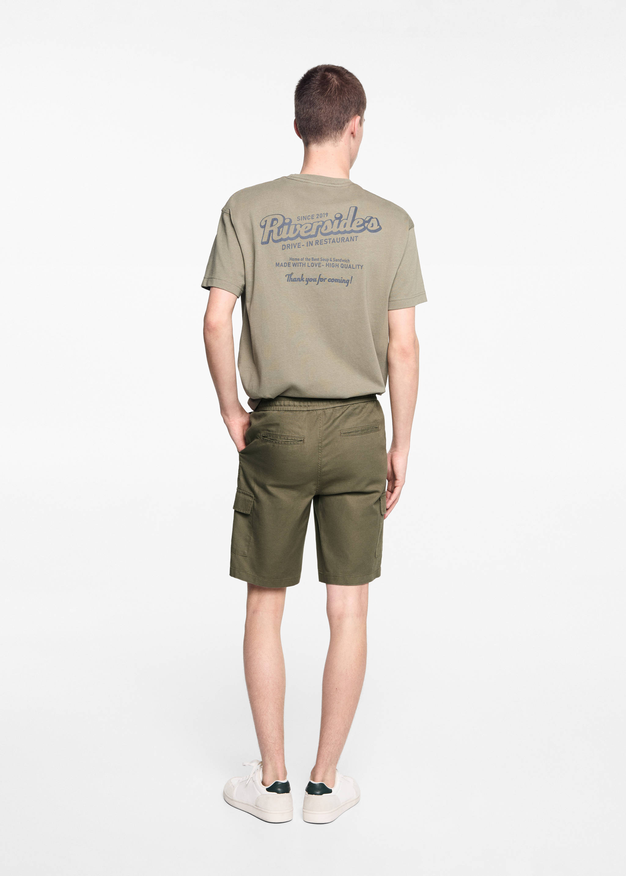 Cargo pockets linen Bermuda shorts - Reverse of the article