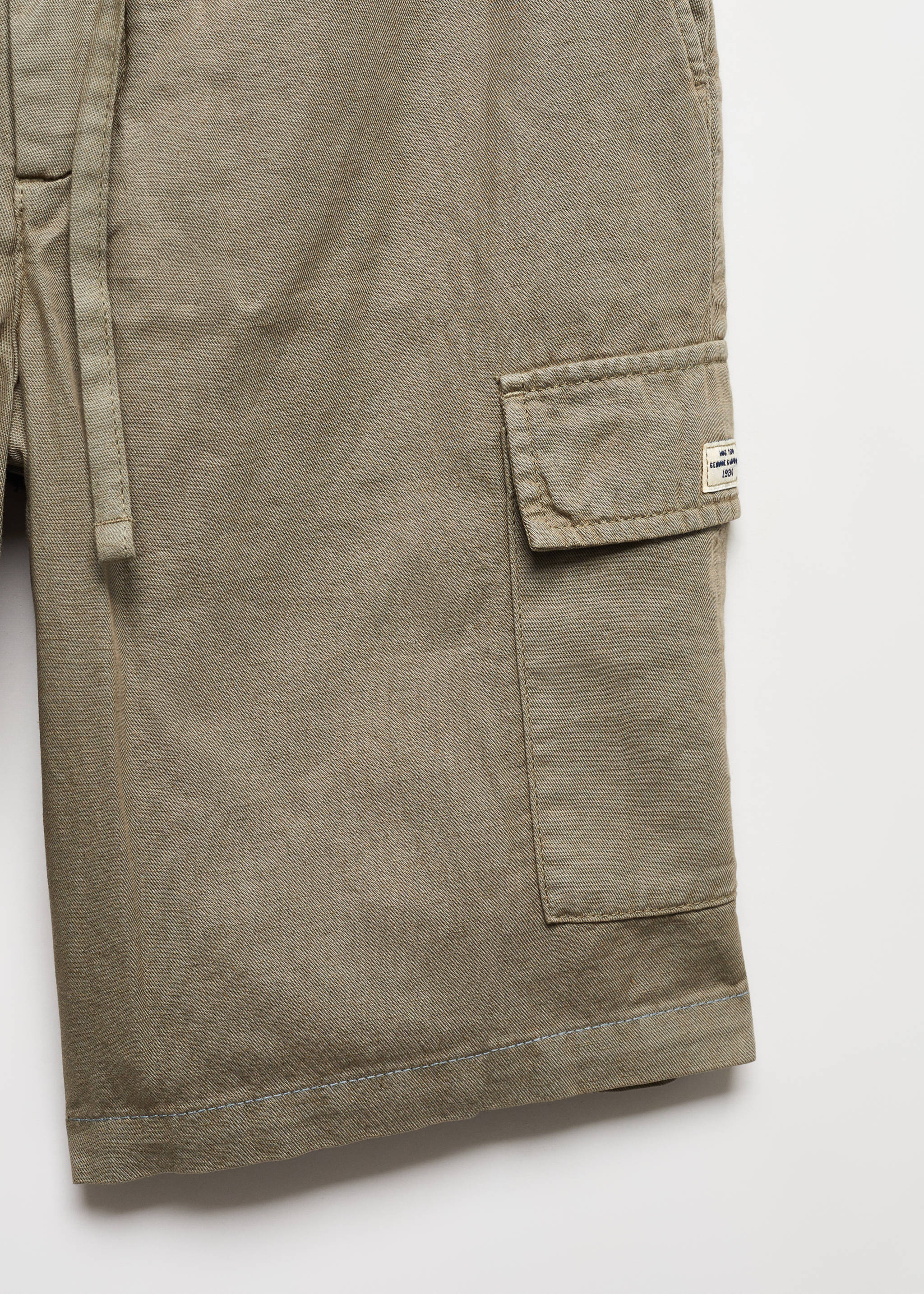 Cargo pockets linen Bermuda shorts - Details of the article 8