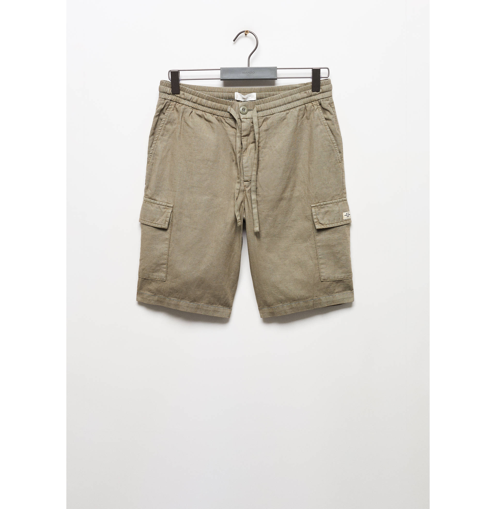 Cargo pockets linen Bermuda shorts - Article without model