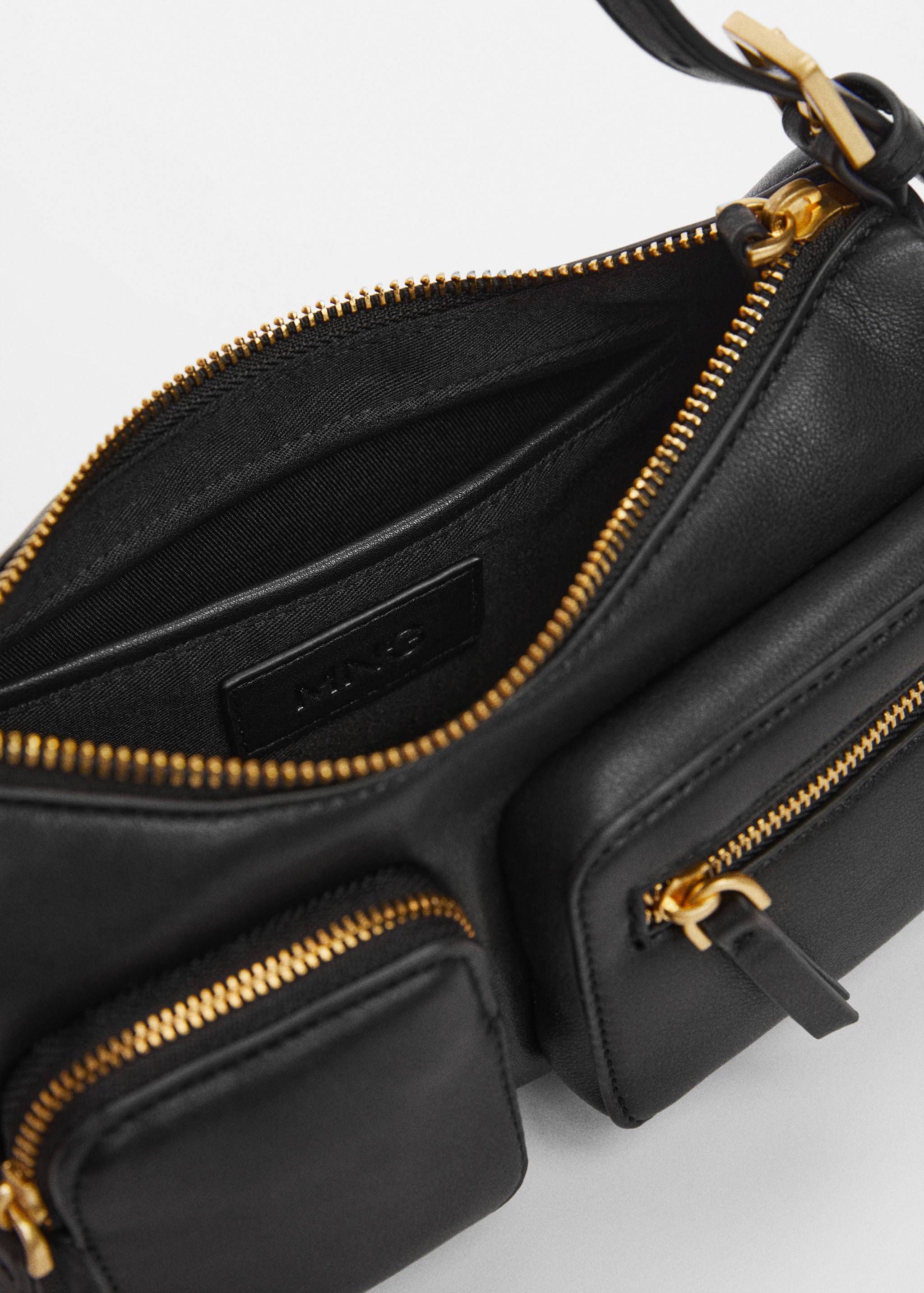 Shoulder bag with pockets - Details of the article 3