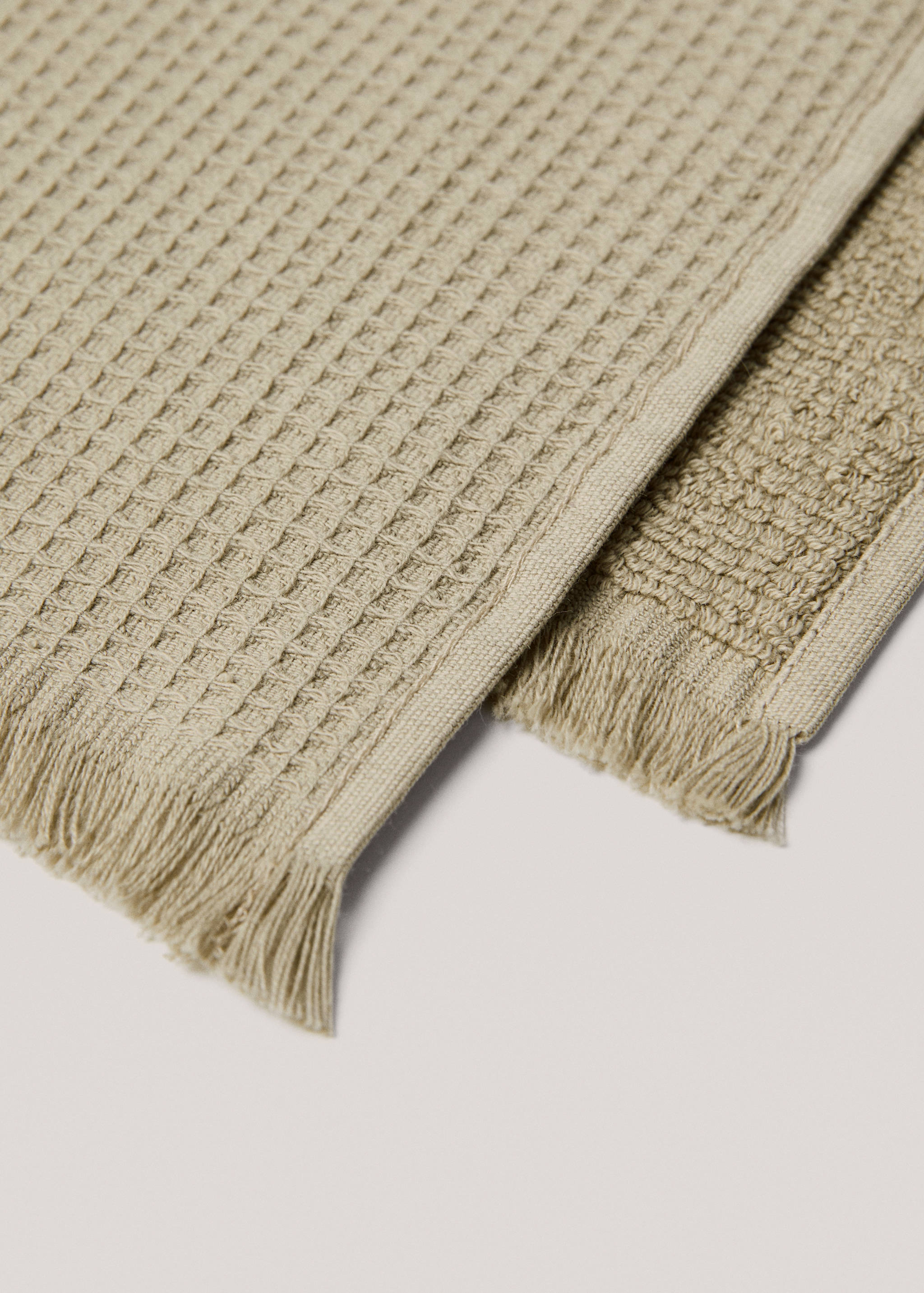 Cotton waffle beach towel with fringes - Details of the article 2