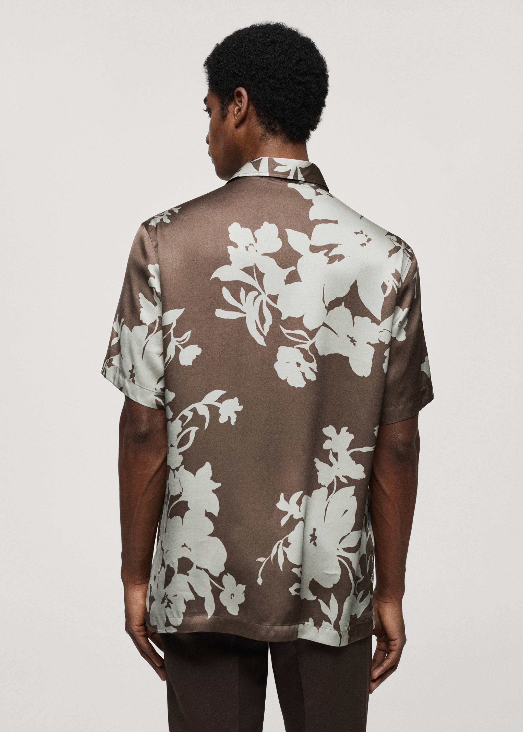 Camisa fluida com estampado floral - Verso do artigo