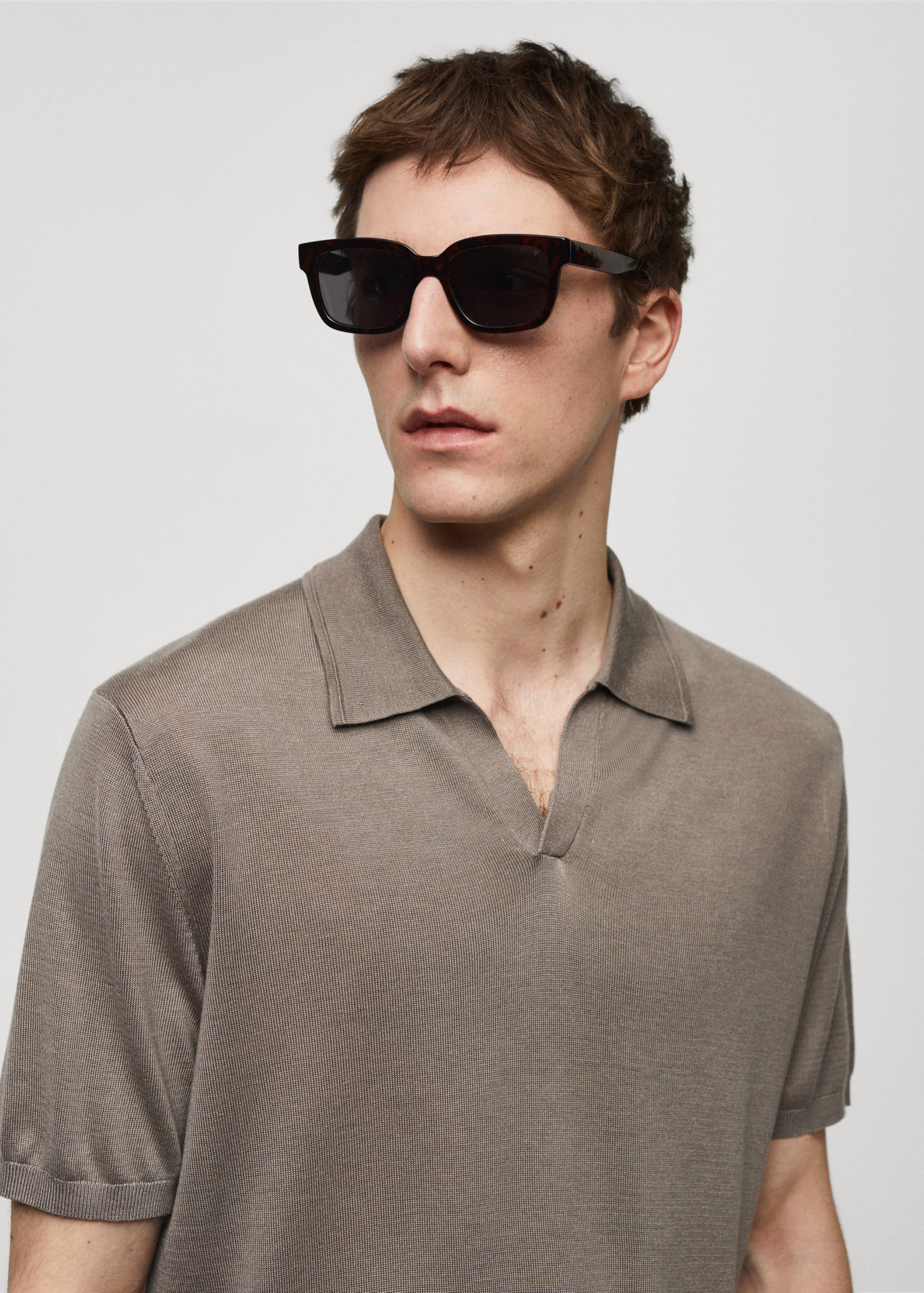 Short-sleeve knitted polo shirt - Details of the article 1