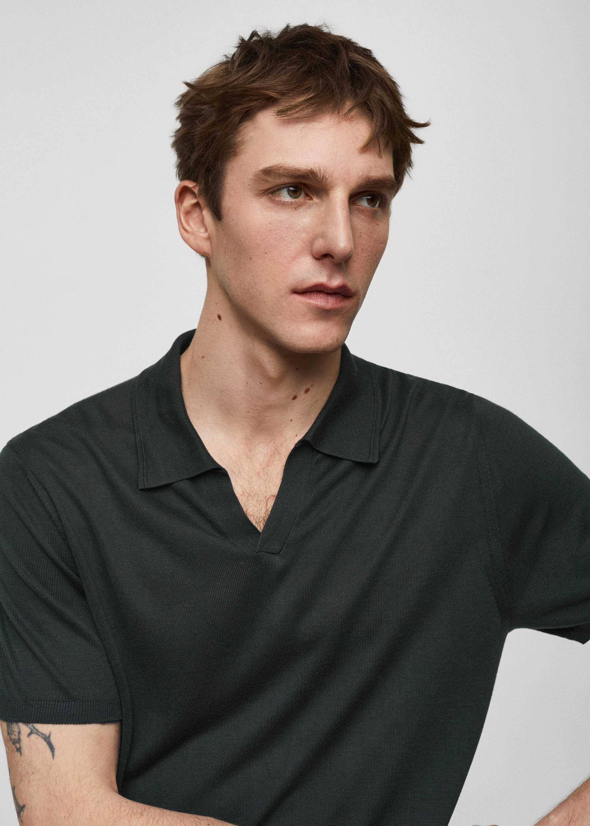 Short-sleeve knitted polo shirt - Details of the article 1