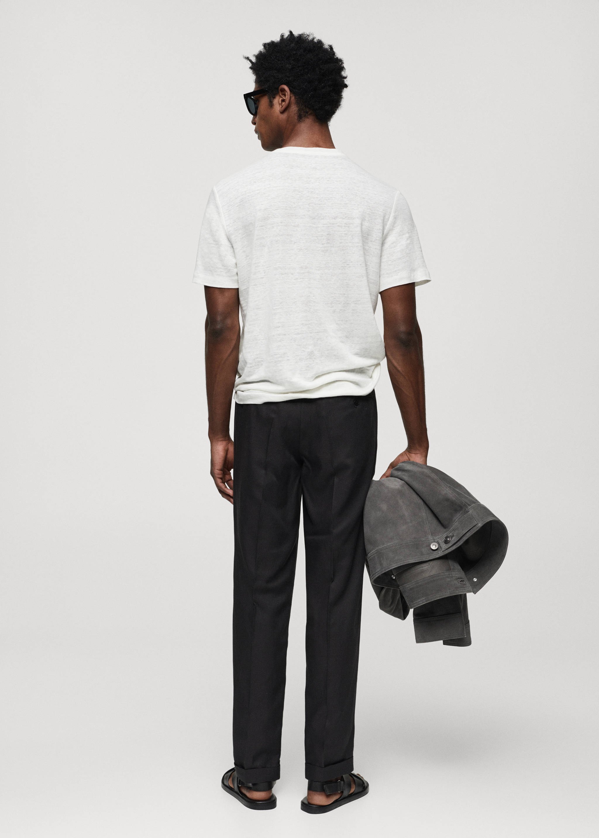Slim-fit 100% linen t-shirt - Reverse of the article