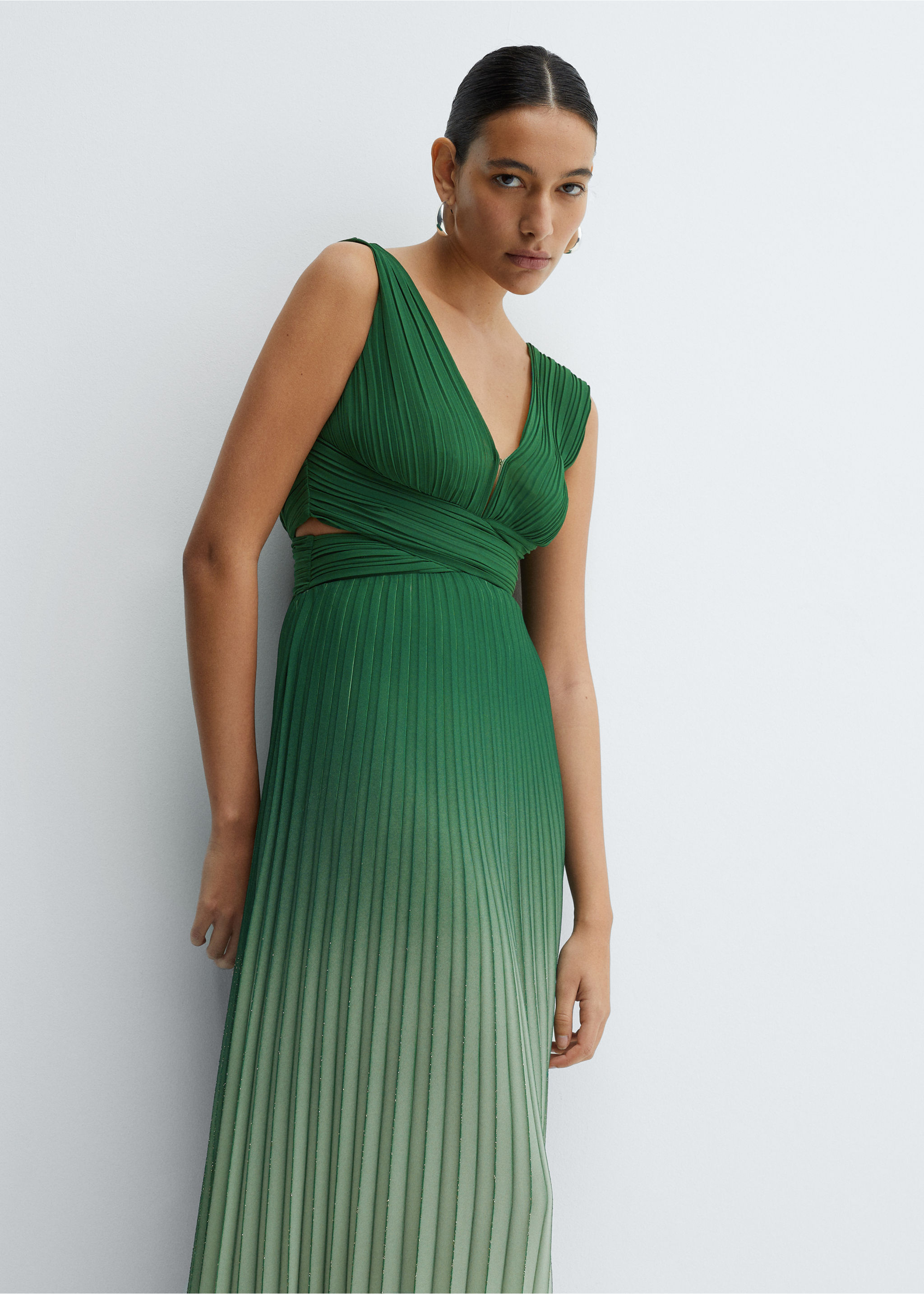Robe plissée dégradée - Plan moyen