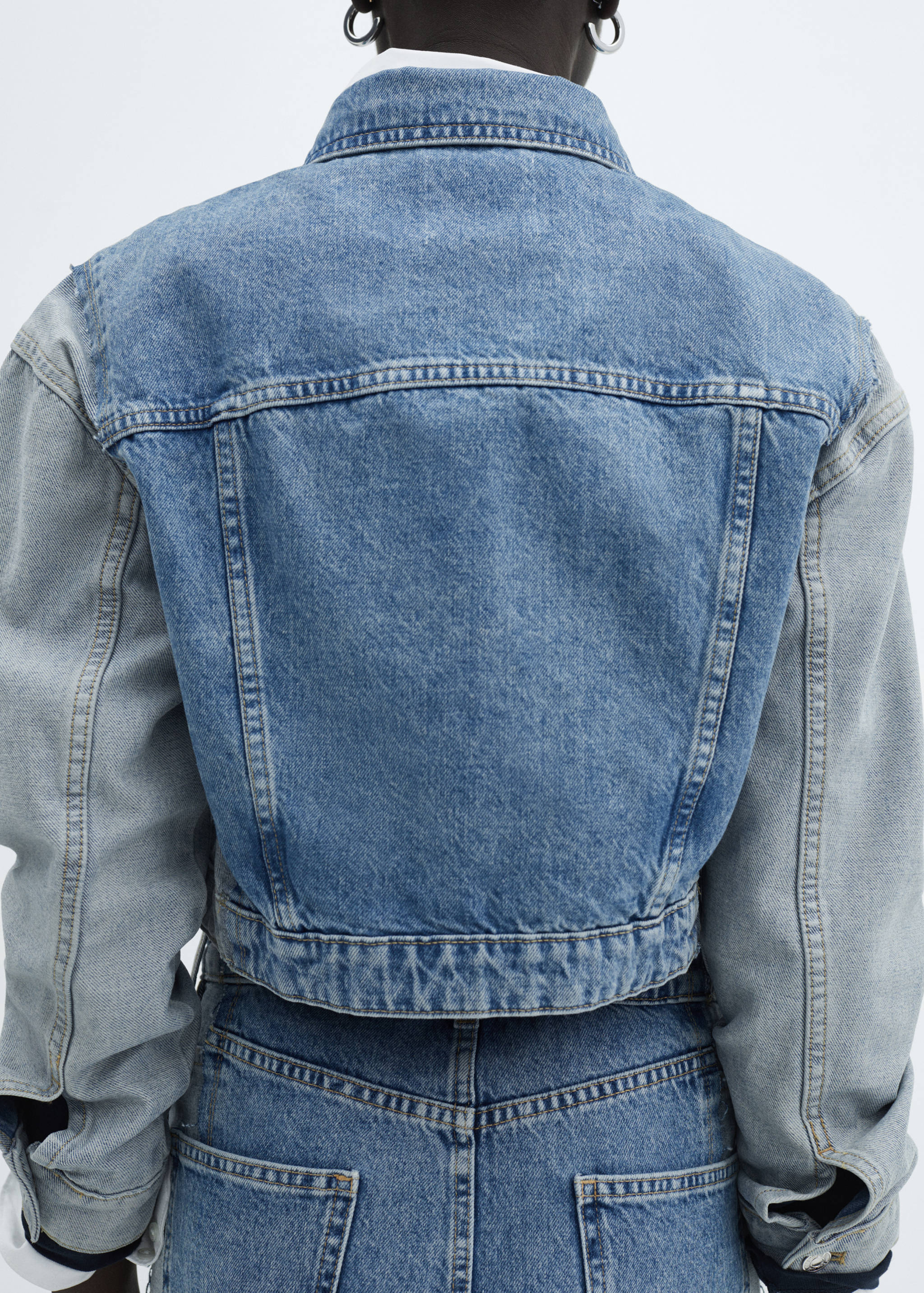 Blouson en jean crop bicolore - Détail de l'article 6