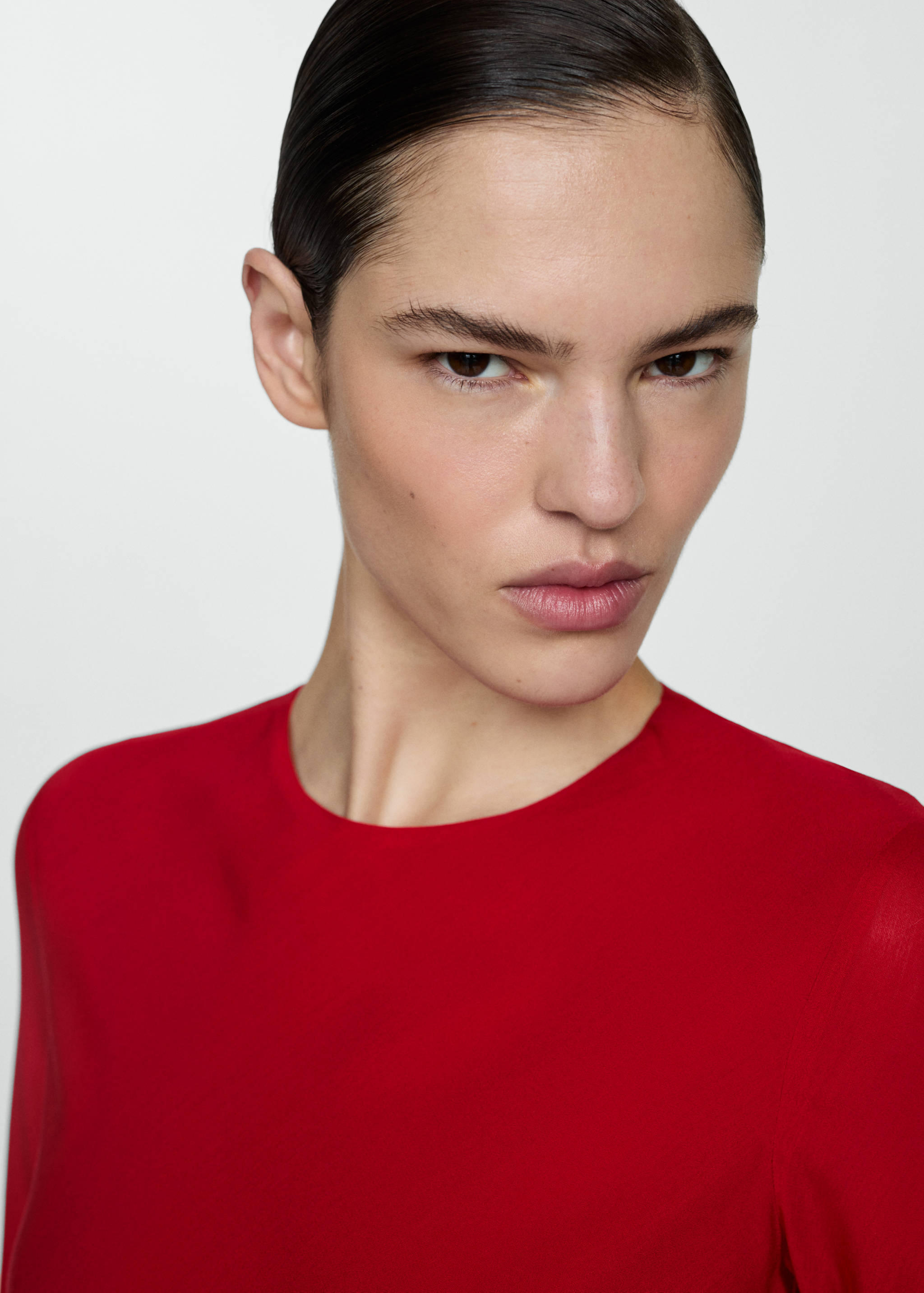 Asymmetrical dress with seam detail - Details of the article 1