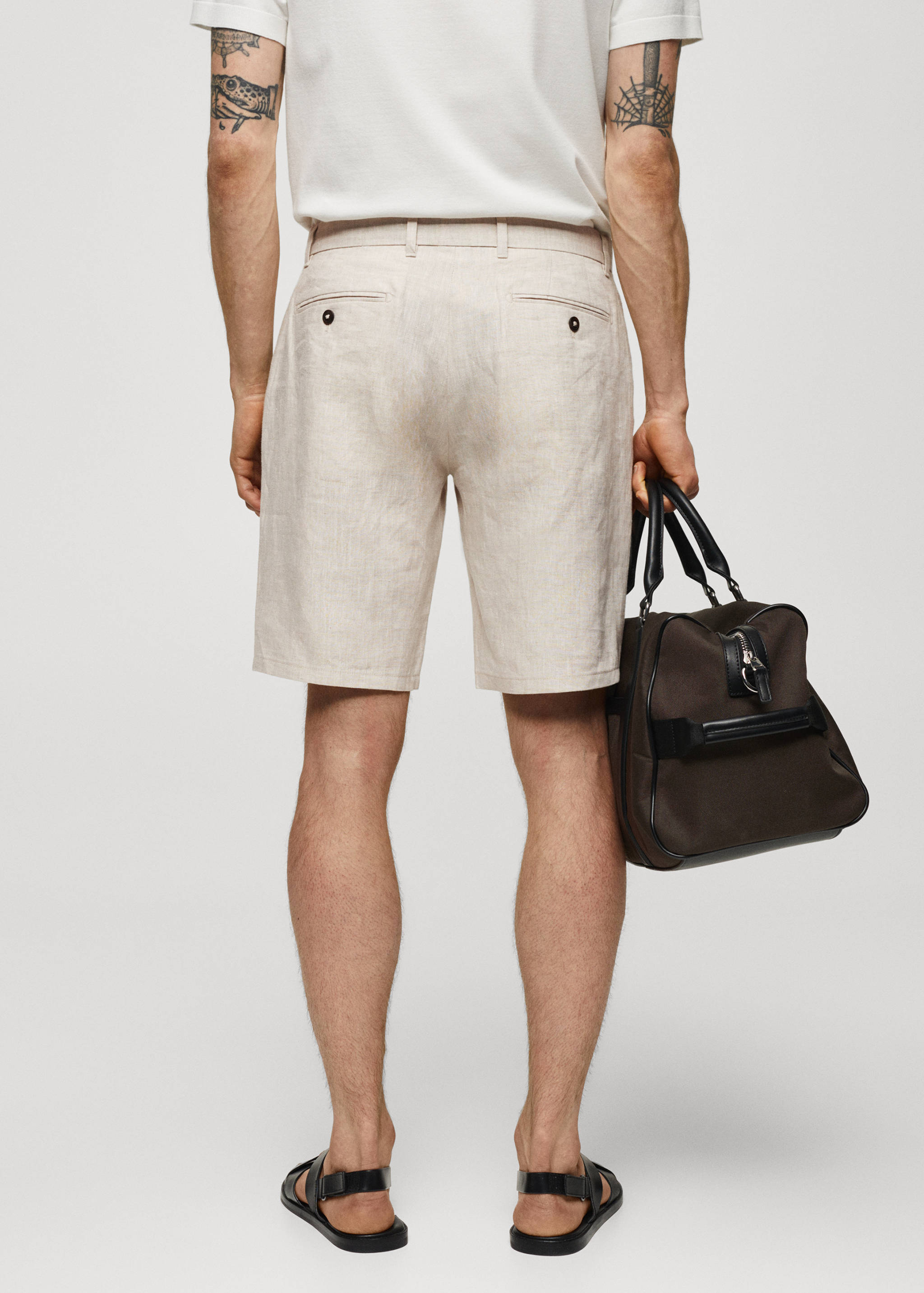 Slim-Fit-Bermudashorts aus 100 % Leinen - Rückseite des Artikels