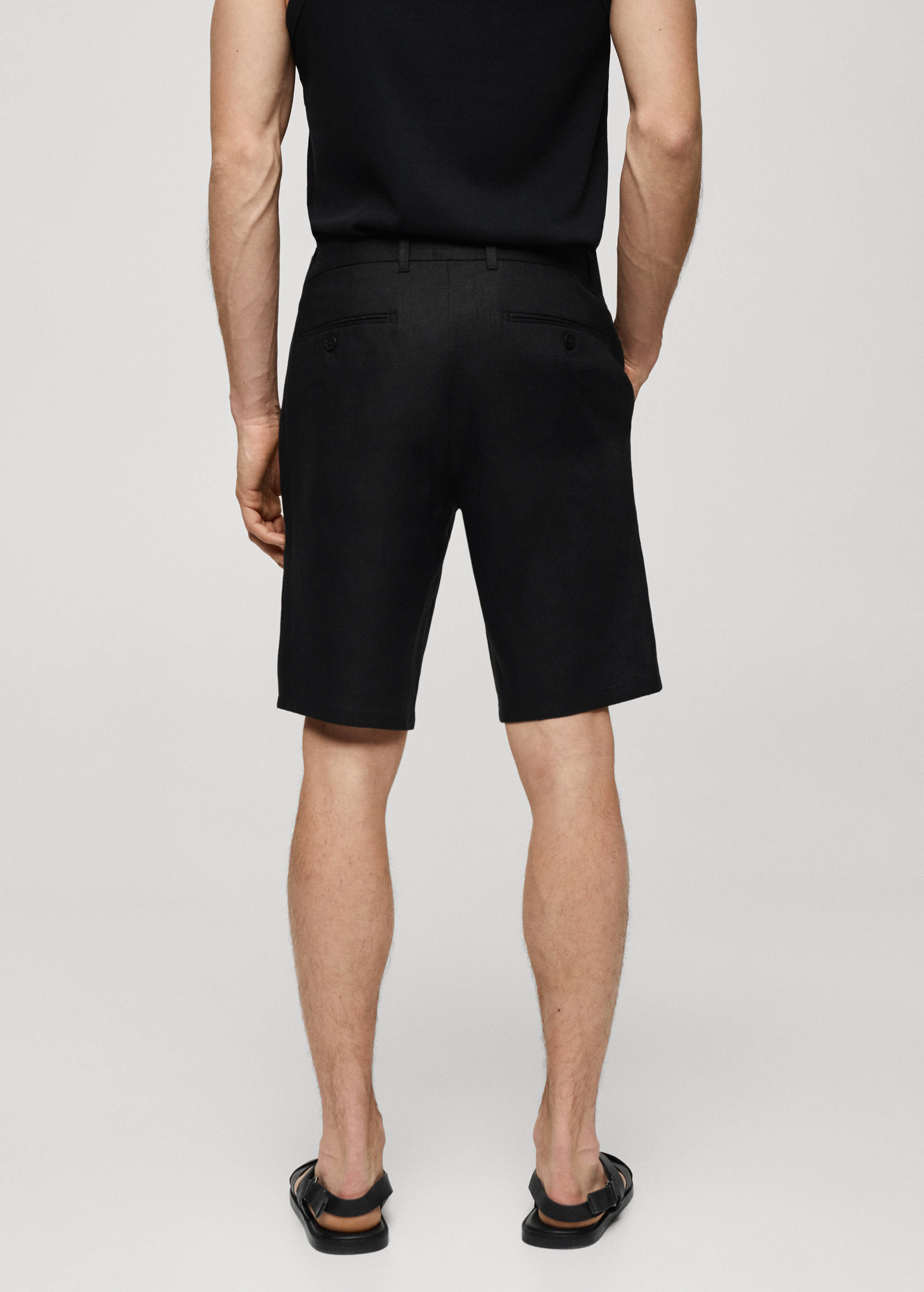 Slim-Fit-Bermudashorts aus 100 % Leinen - Rückseite des Artikels