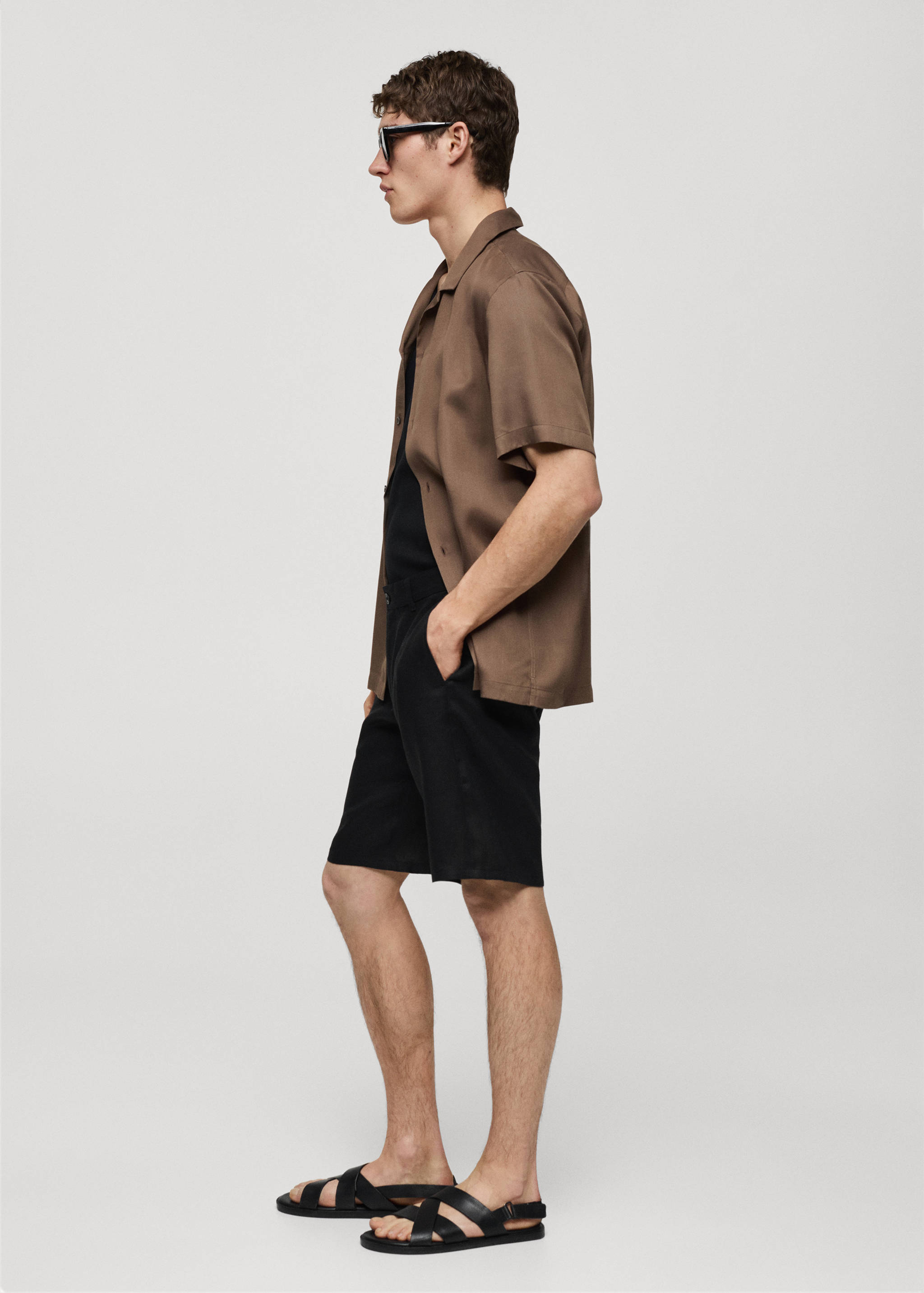 Slim-Fit-Bermudashorts aus 100 % Leinen - Detail des Artikels 2