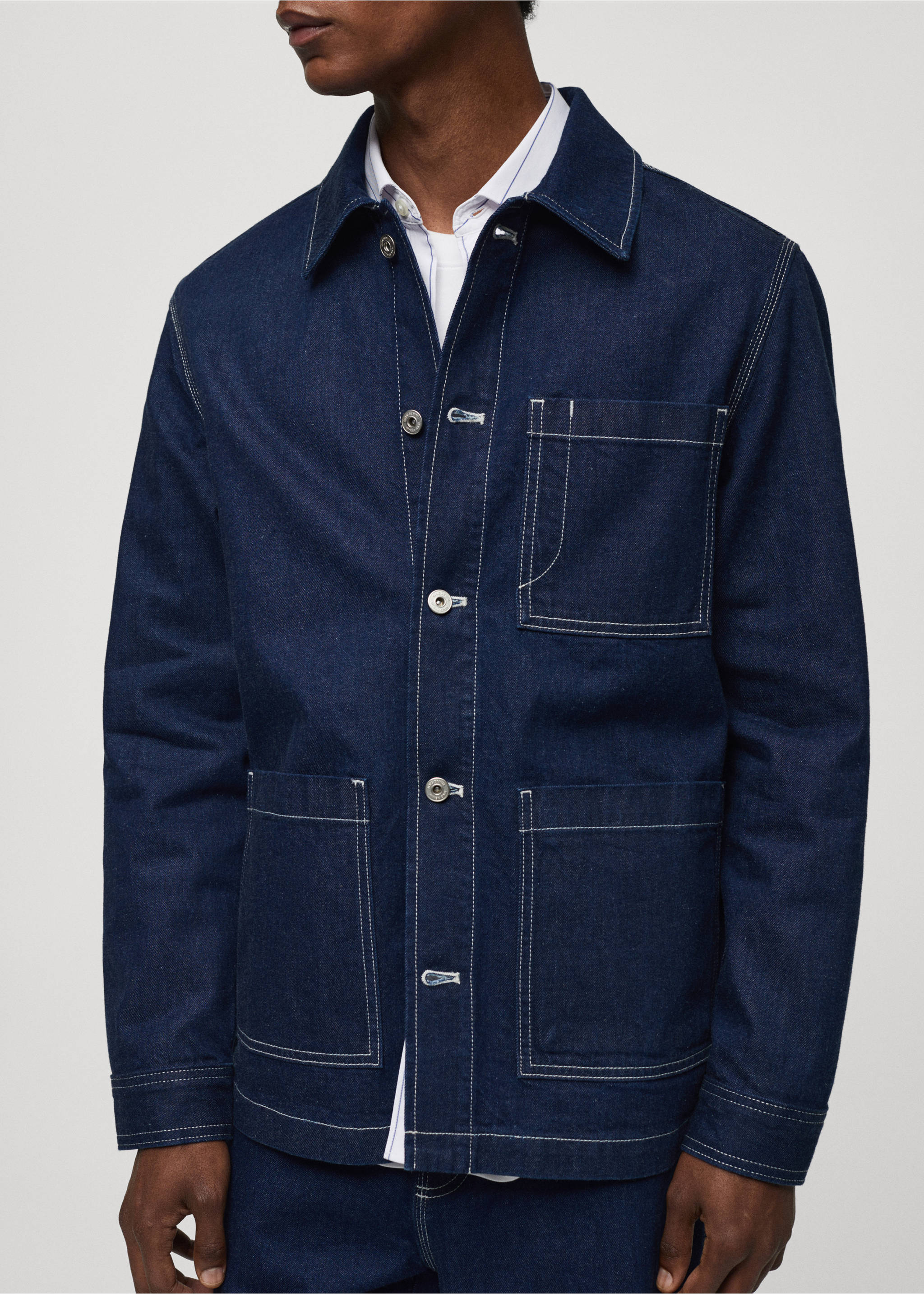 Denim overshirt with stitching pockets - Details of the article 4, Open Blue. Ref: 67066725-00.