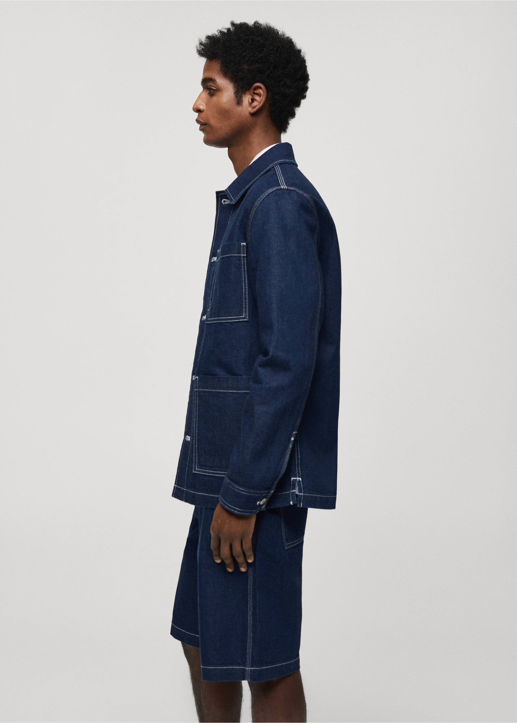 Denim overshirt with stitching pockets - Details of the article 2, Open Blue. Ref: 67066725-00.